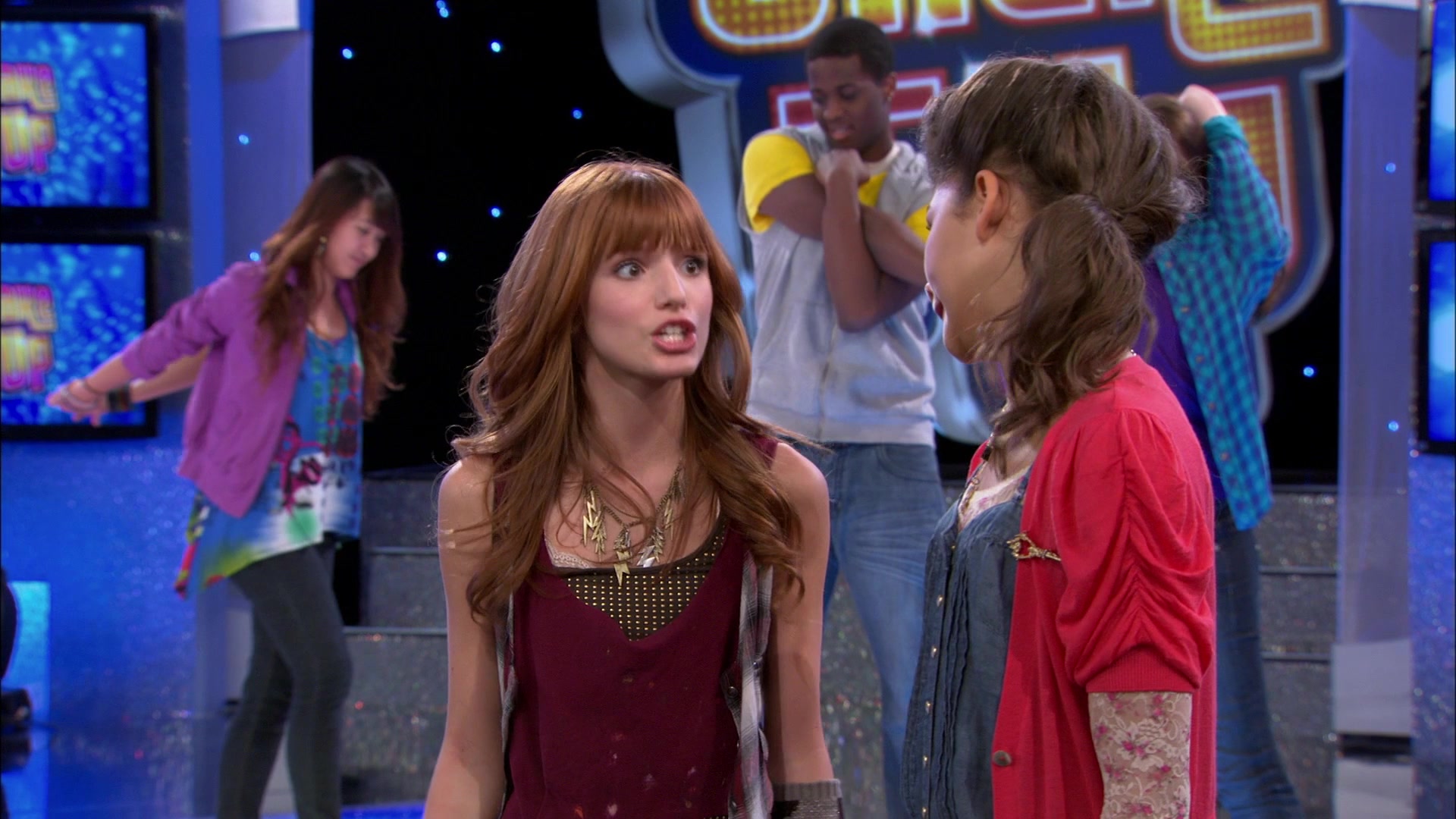 Shake_It_Up_S01E10_1080p_BTD_001724.jpg