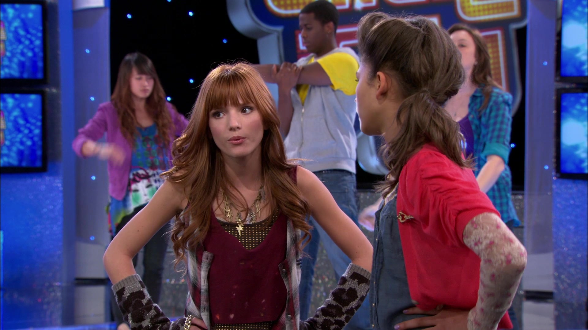 Shake_It_Up_S01E10_1080p_BTD_001740.jpg