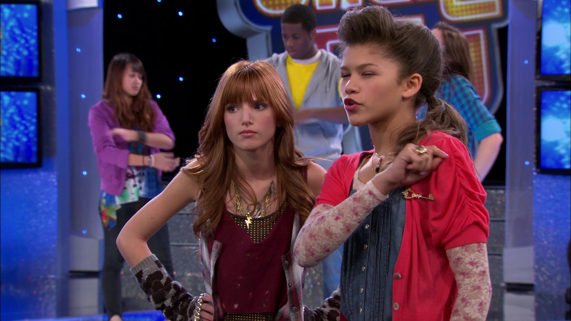 Shake_It_Up_S01E10_1080p_BTD_001773.jpg