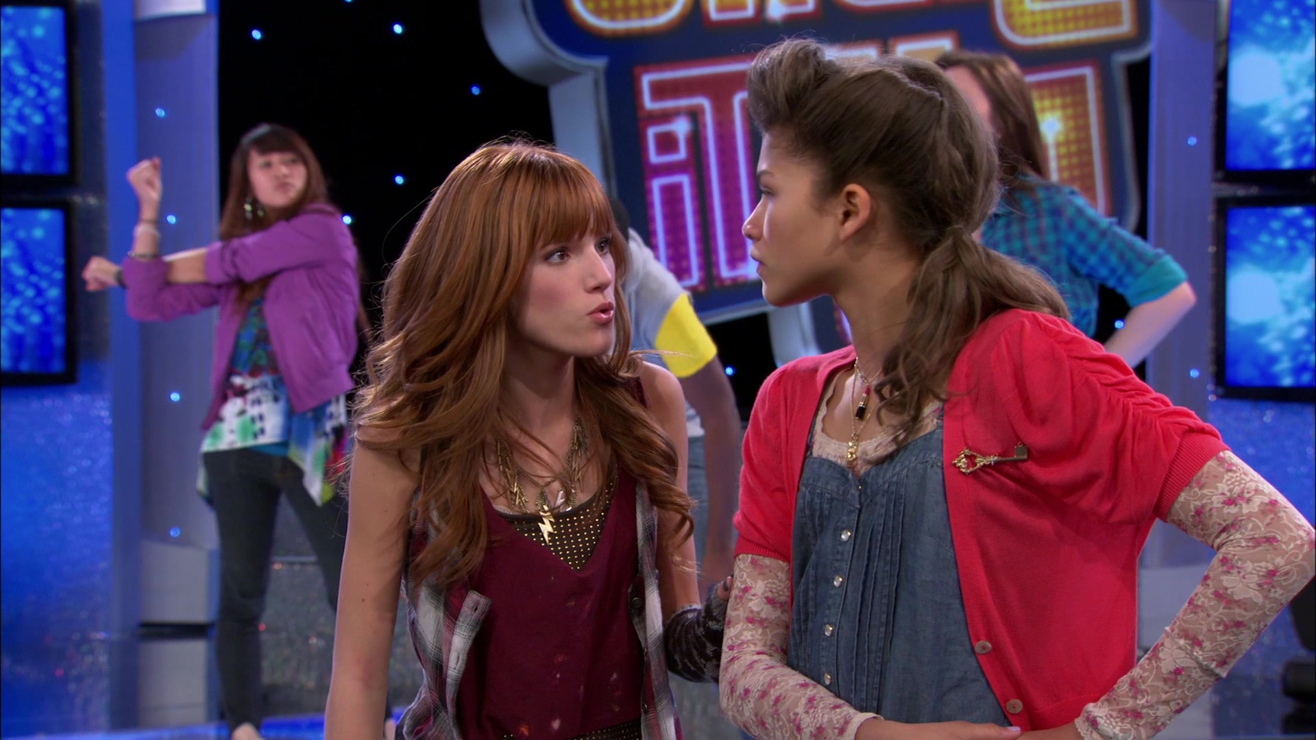 Shake_It_Up_S01E10_1080p_BTD_001779.jpg