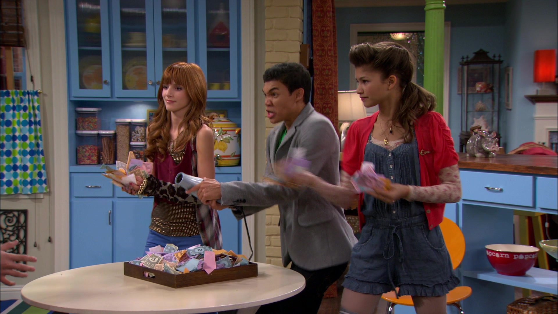 Shake_It_Up_S01E10_1080p_BTD_001907.jpg Shake_It_Up_S01E10_1080p_BTD_001907.jpg