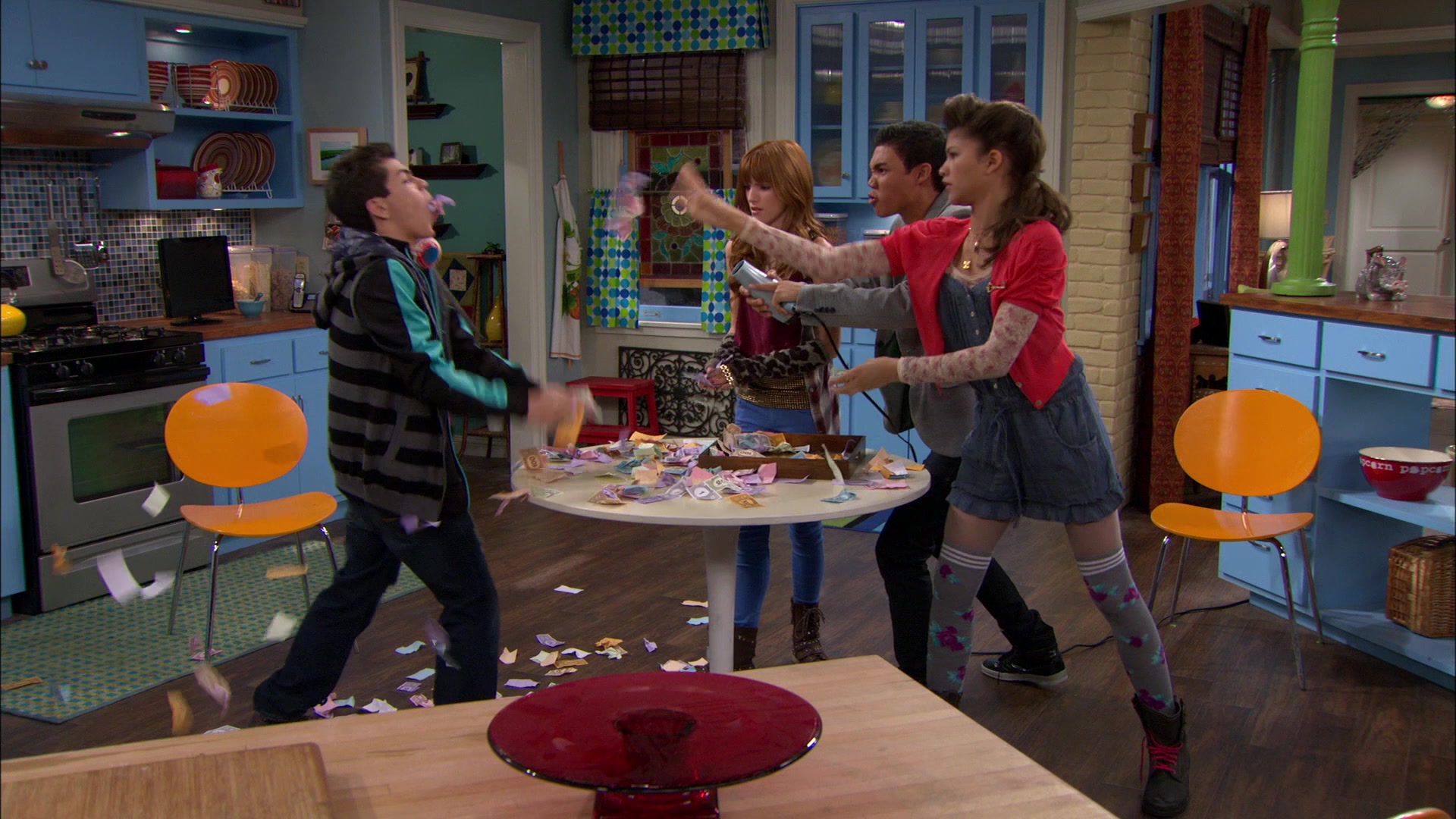 Shake_It_Up_S01E10_1080p_BTD_001932.jpg Shake_It_Up_S01E10_1080p_BTD_001932.jpg