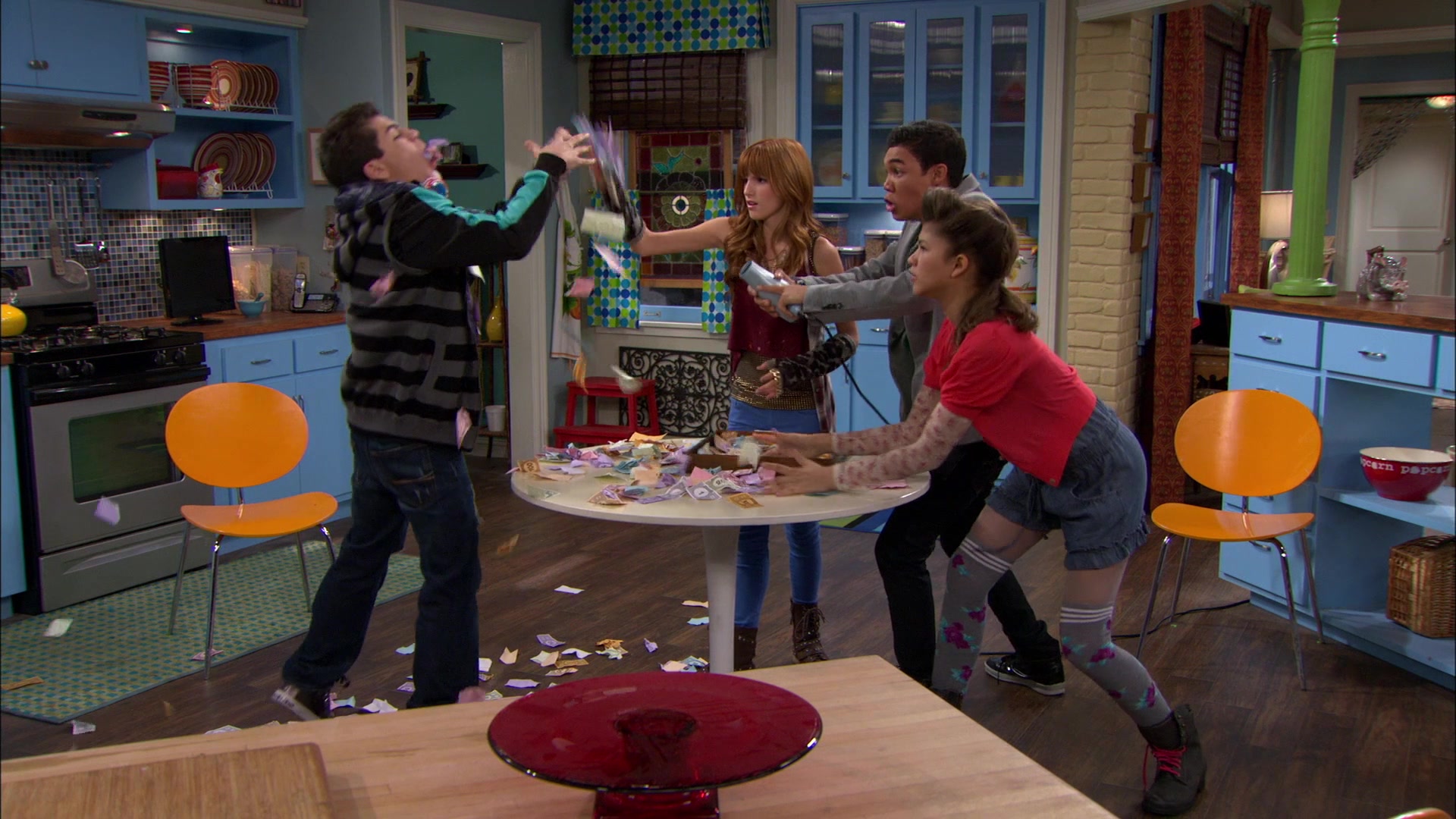 Shake_It_Up_S01E10_1080p_BTD_001933.jpg