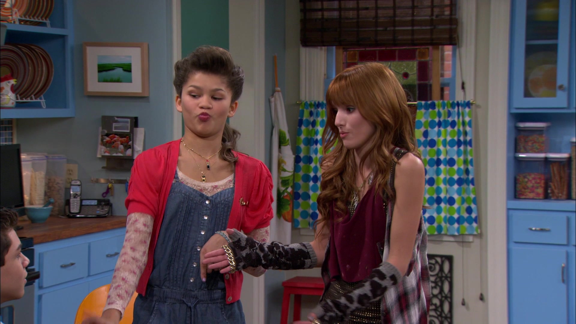 Shake_It_Up_S01E10_1080p_BTD_002068.jpg
