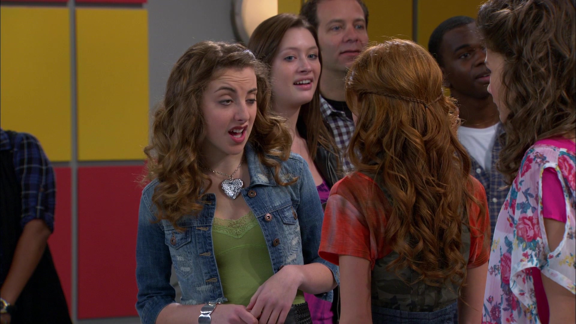 Shake_It_Up_S01E10_1080p_BTD_002492.jpg