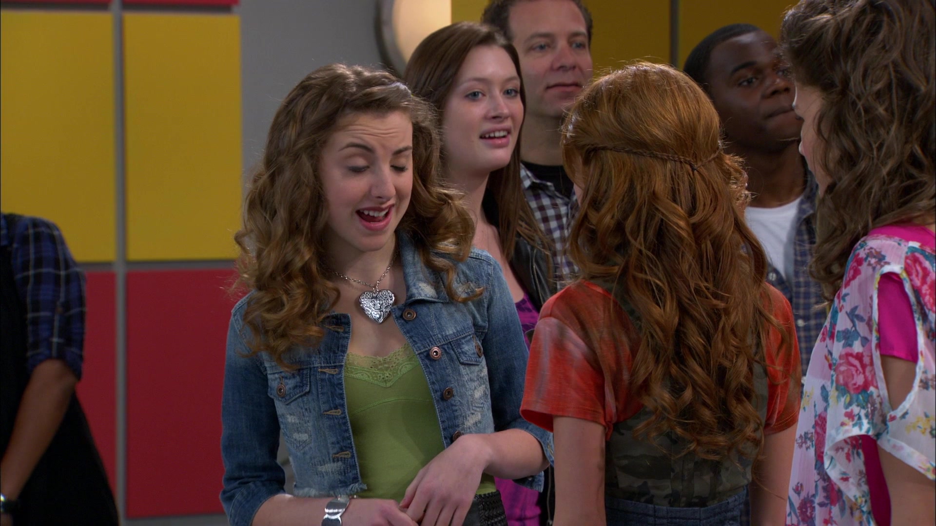 Shake_It_Up_S01E10_1080p_BTD_002493.jpg