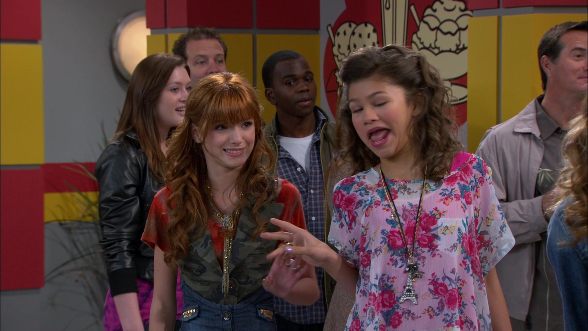 Shake_It_Up_S01E10_1080p_BTD_002505.jpg