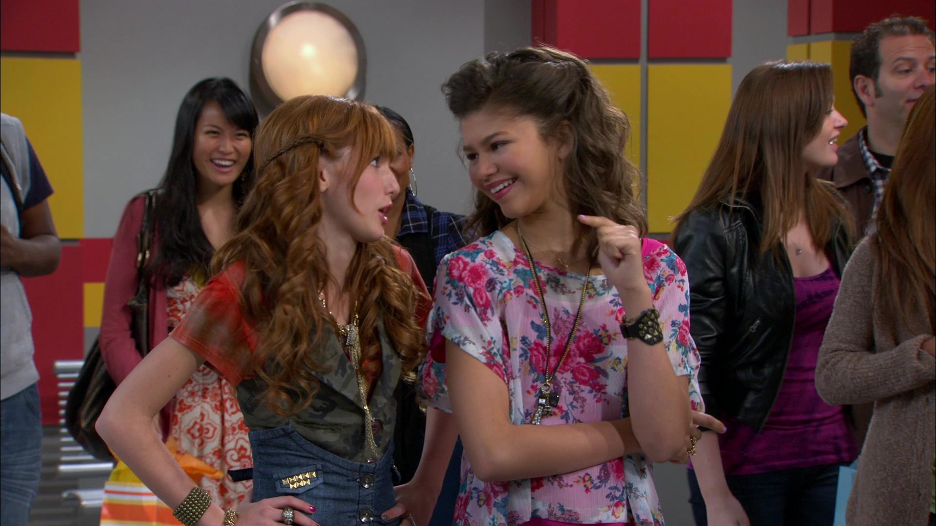 Shake_It_Up_S01E10_1080p_BTD_002649.jpg