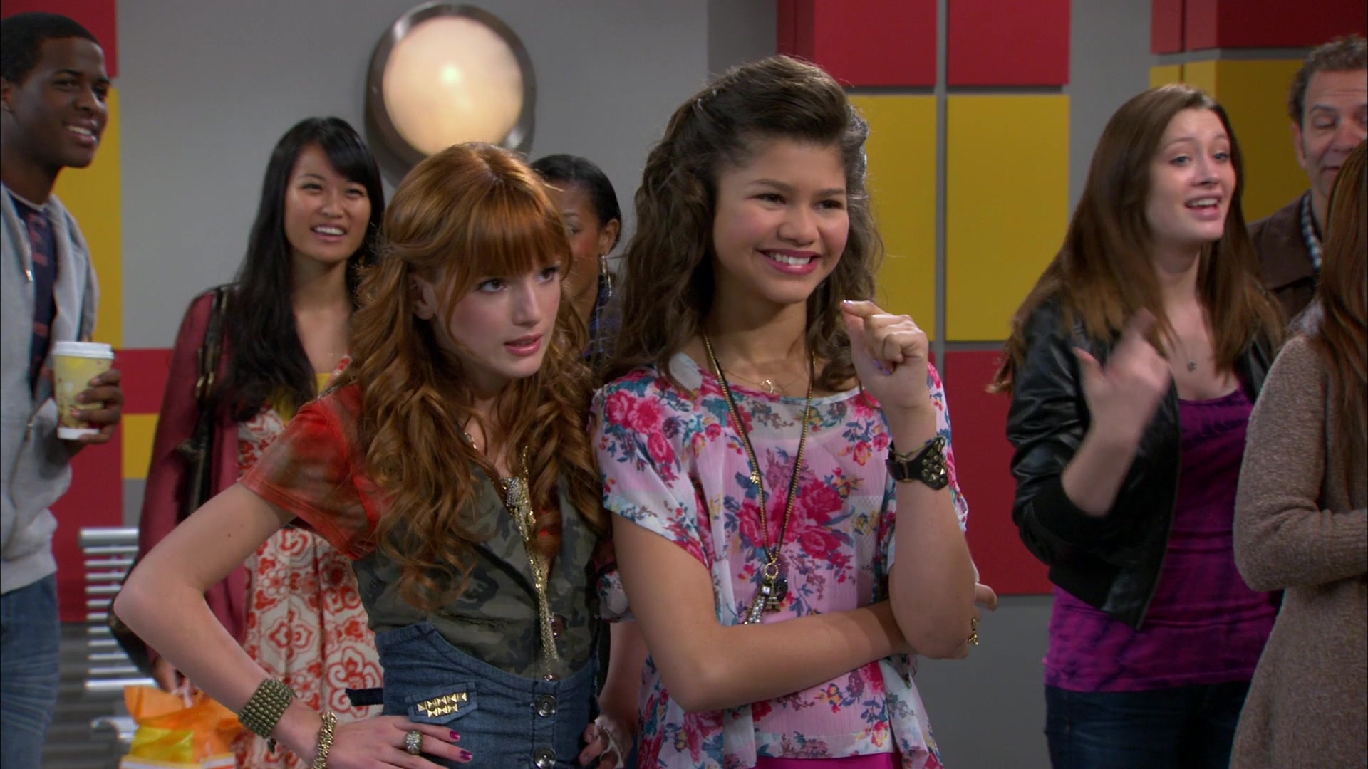 Shake_It_Up_S01E10_1080p_BTD_002652.jpg