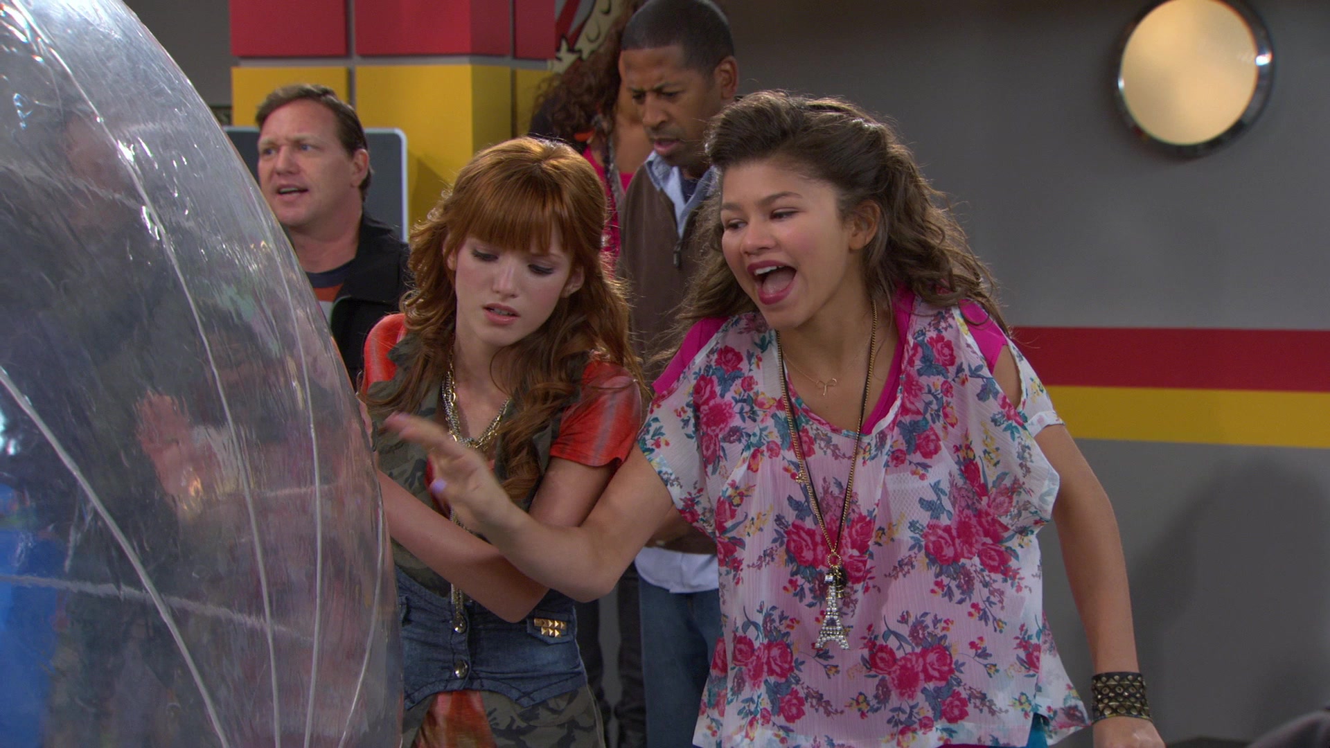 Shake_It_Up_S01E10_1080p_BTD_002859.jpg