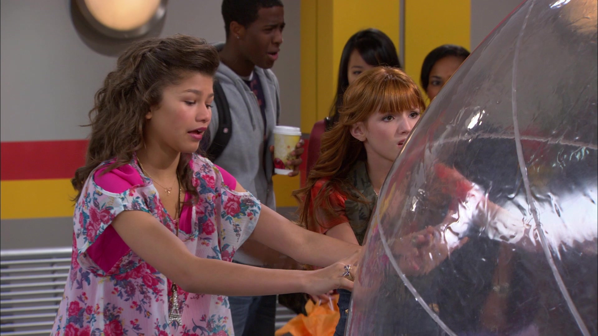 Shake_It_Up_S01E10_1080p_BTD_002916.jpg