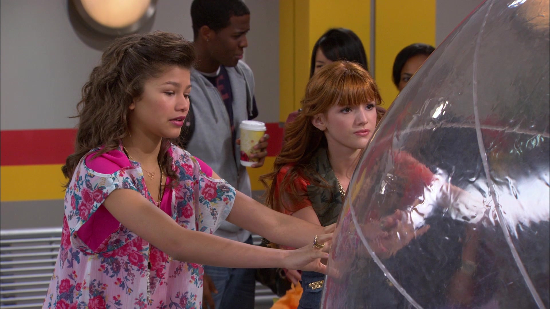 Shake_It_Up_S01E10_1080p_BTD_002917.jpg