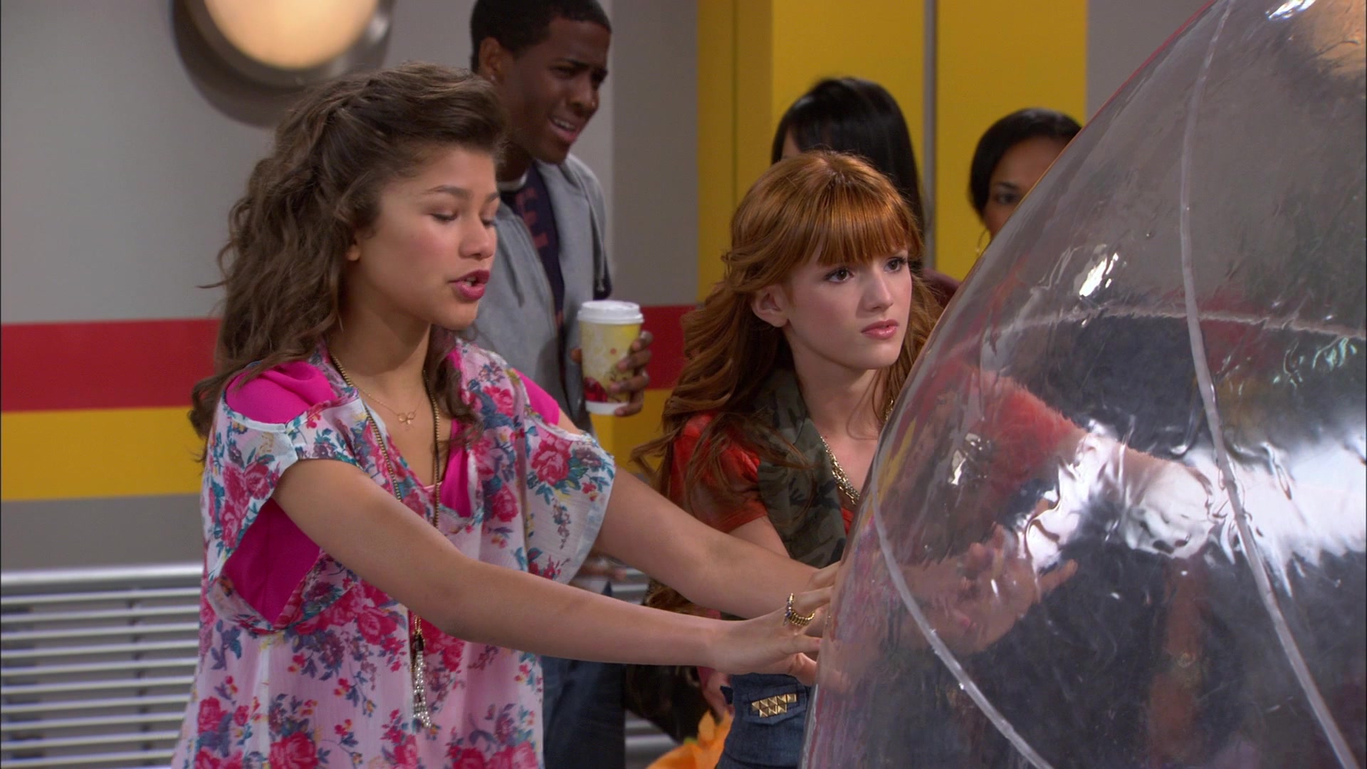 Shake_It_Up_S01E10_1080p_BTD_002918.jpg