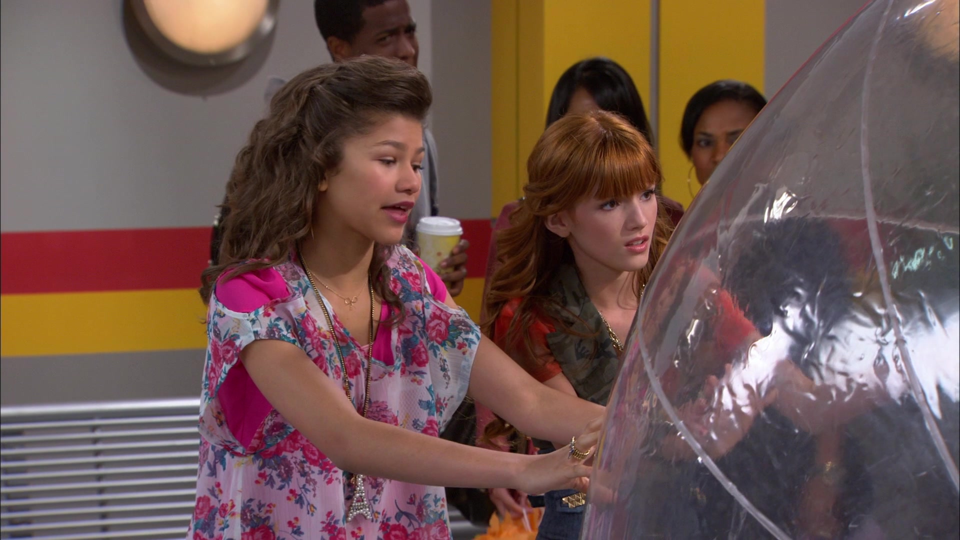 Shake_It_Up_S01E10_1080p_BTD_002920.jpg