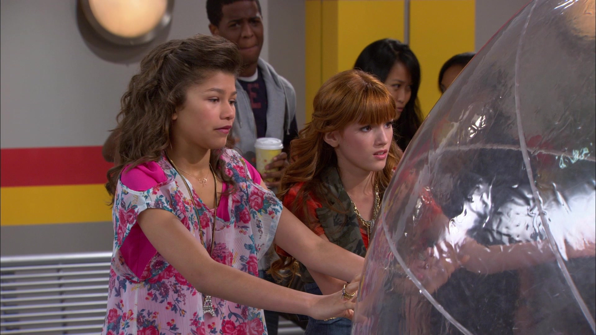 Shake_It_Up_S01E10_1080p_BTD_002923.jpg
