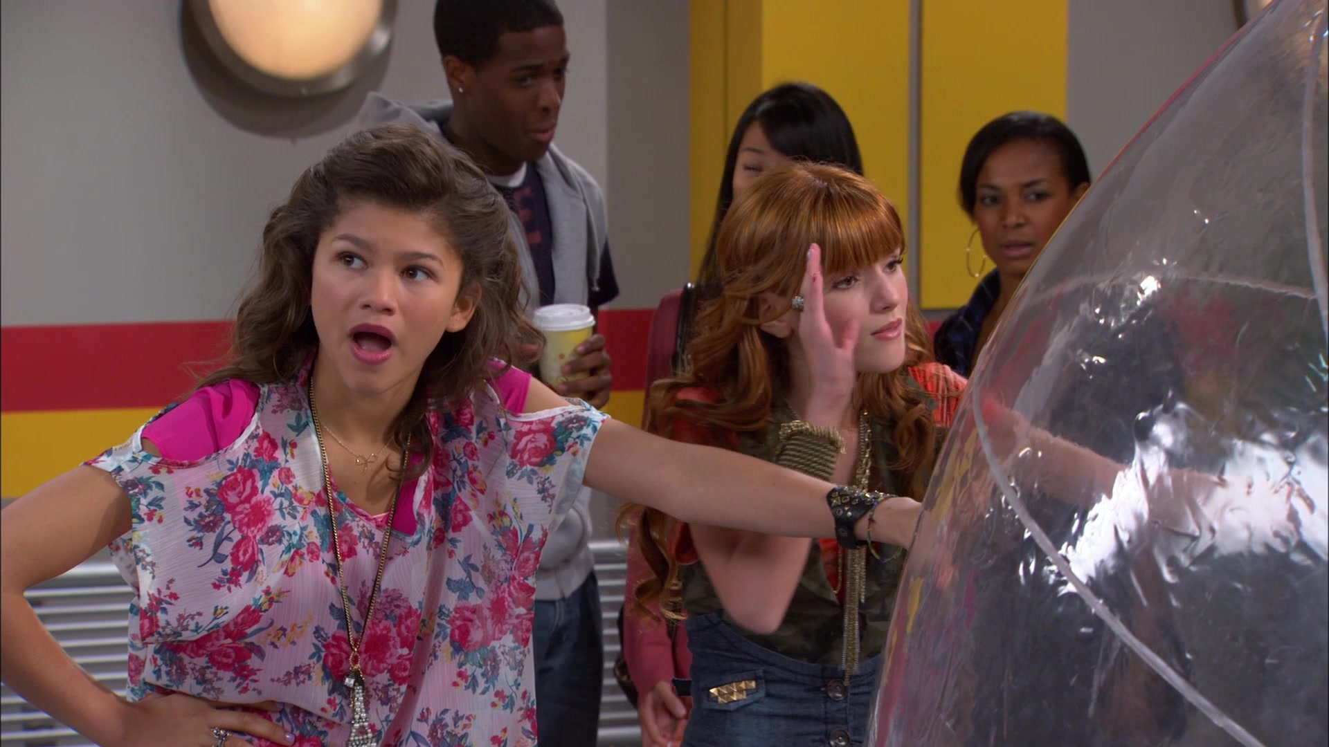 Shake_It_Up_S01E10_1080p_BTD_002954.jpg