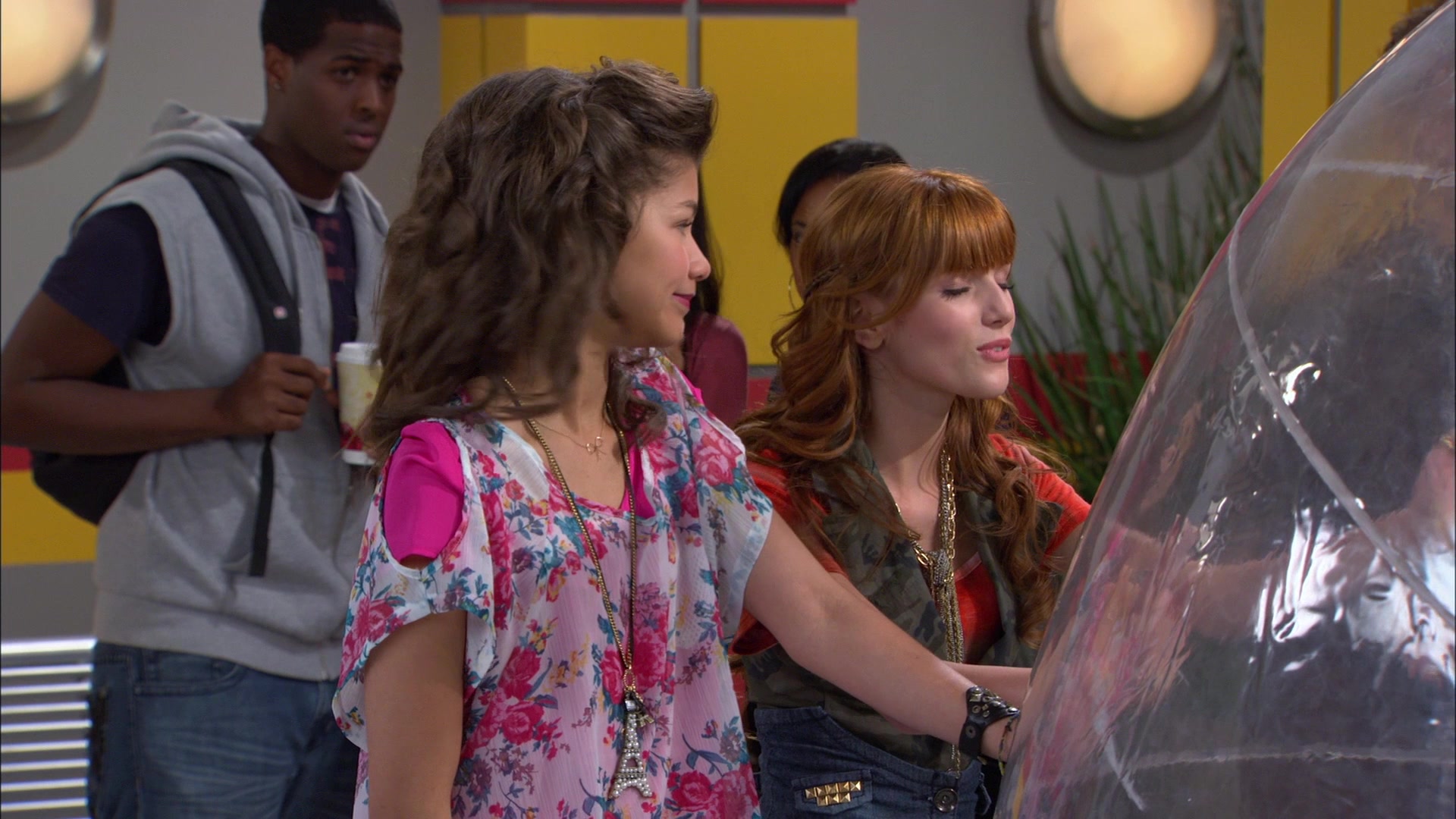 Shake_It_Up_S01E10_1080p_BTD_002991.jpg