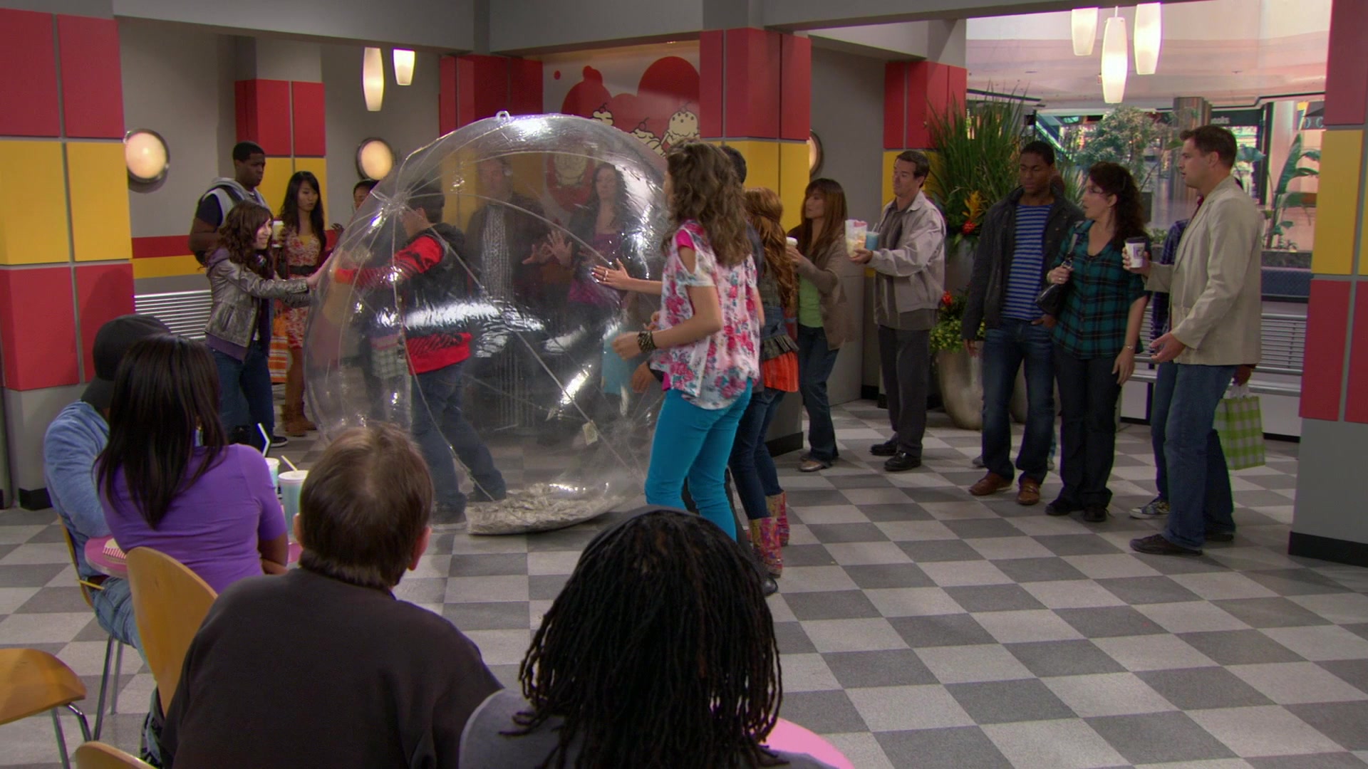Shake_It_Up_S01E10_1080p_BTD_003017.jpg