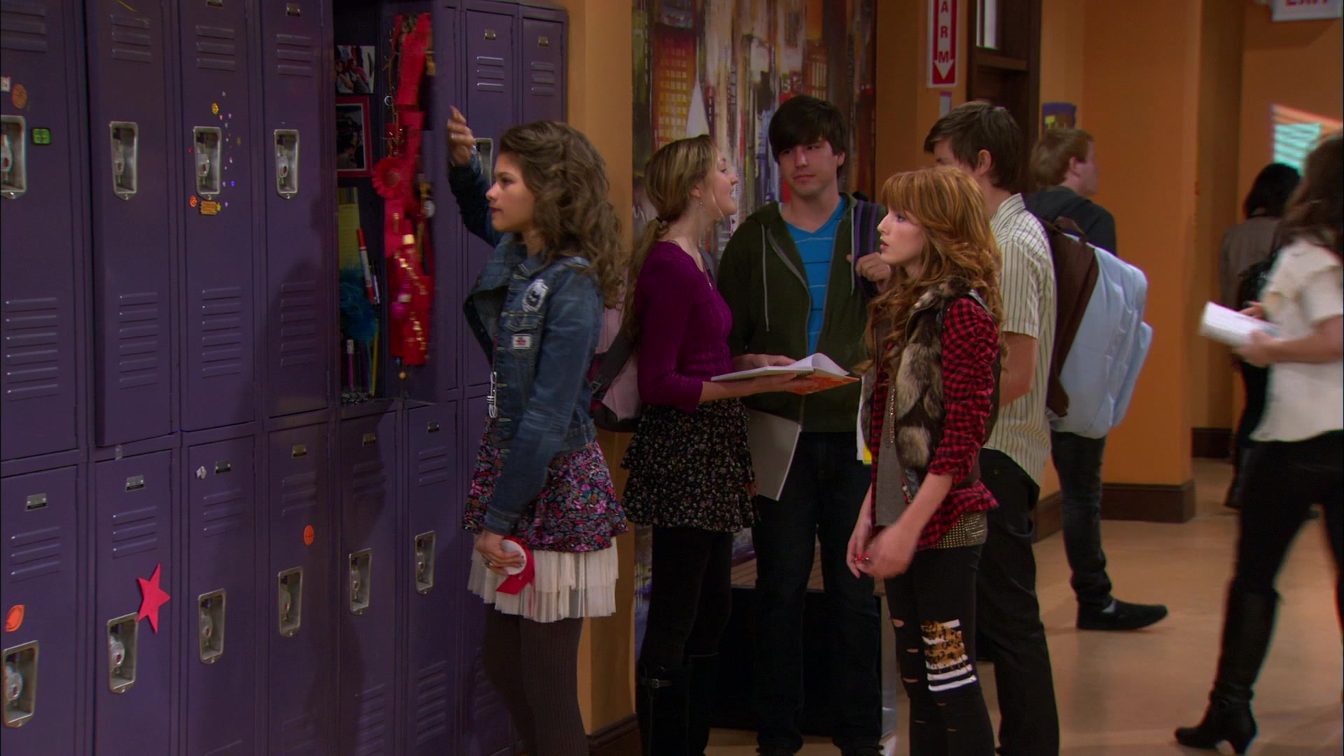 Shake_It_Up_S01E11_1080p_BTD_000426.jpg