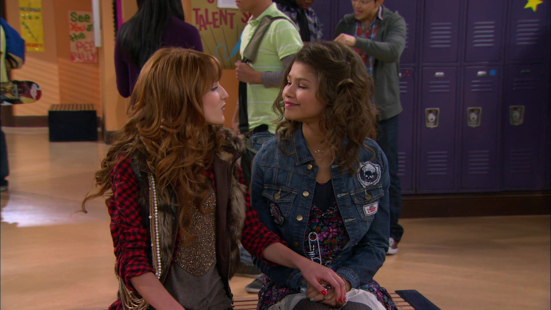 Shake_It_Up_S01E11_1080p_BTD_000717.jpg