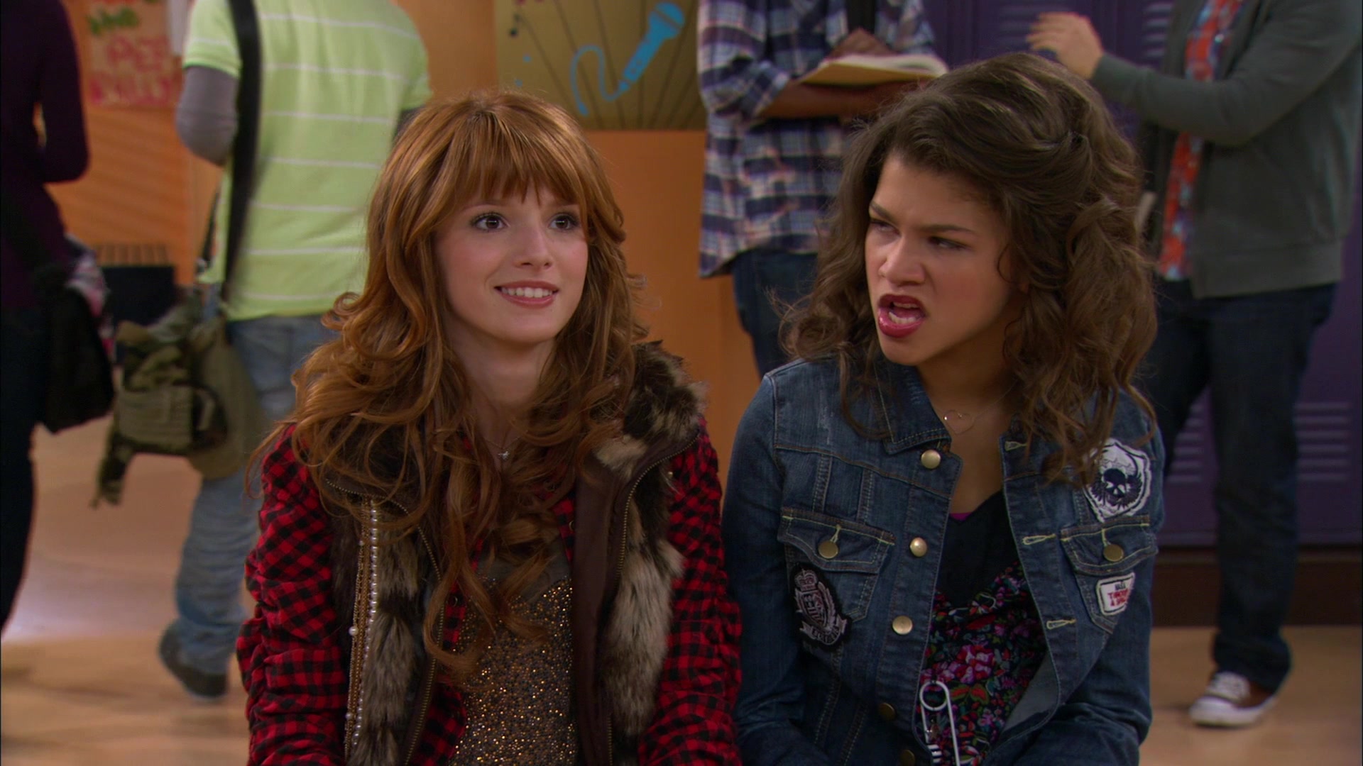 Shake_It_Up_S01E11_1080p_BTD_000738.jpg
