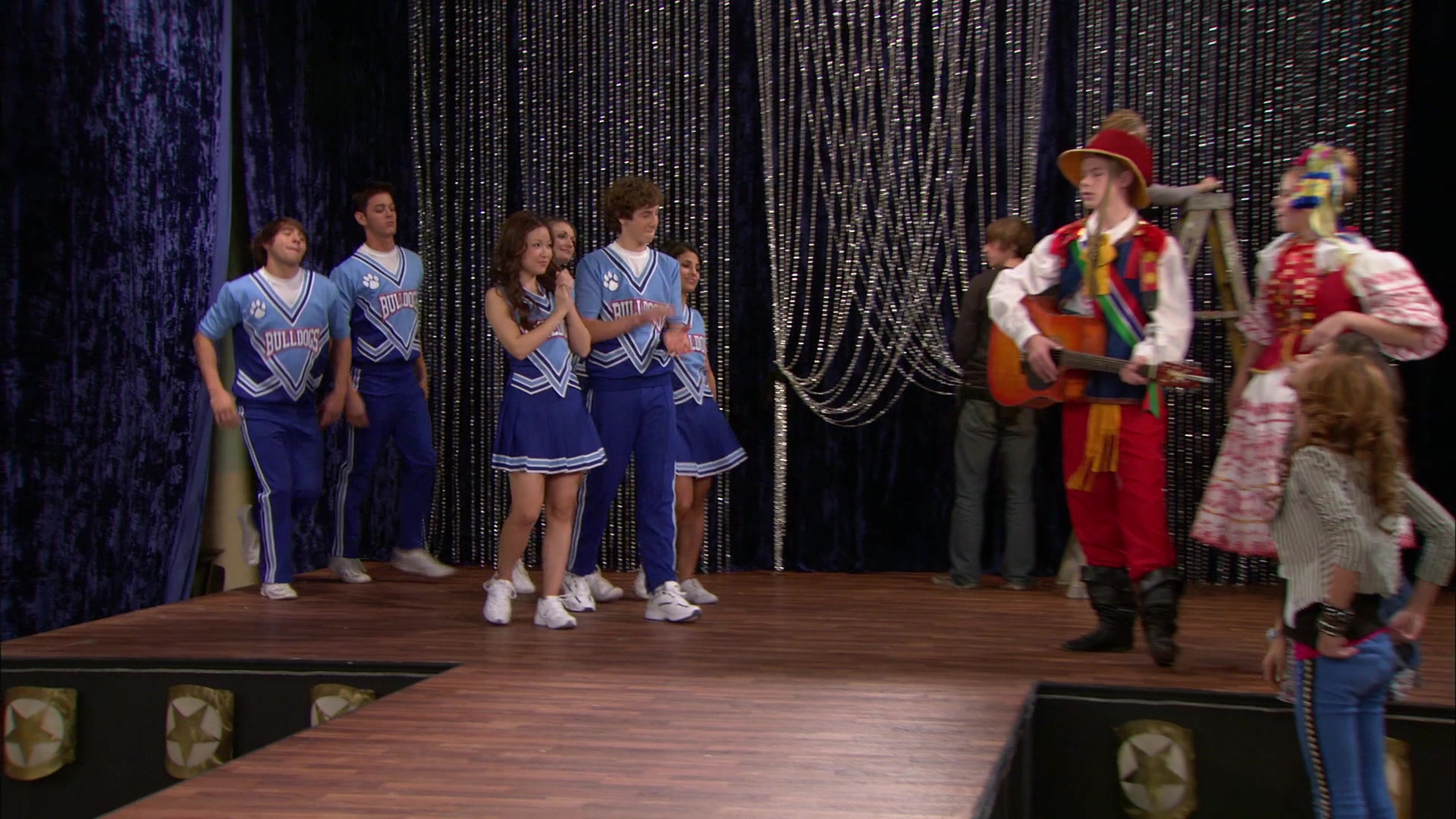 Shake_It_Up_S01E11_1080p_BTD_001067.jpg