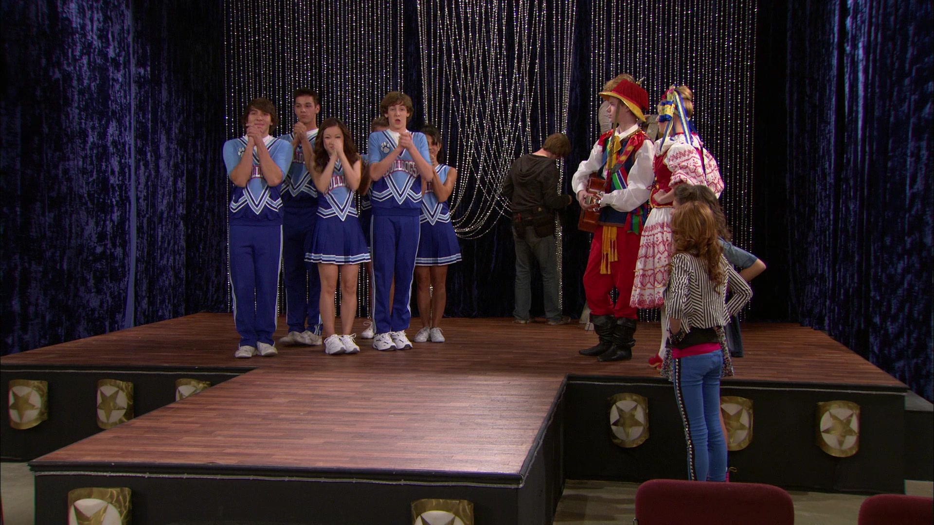Shake_It_Up_S01E11_1080p_BTD_001103.jpg