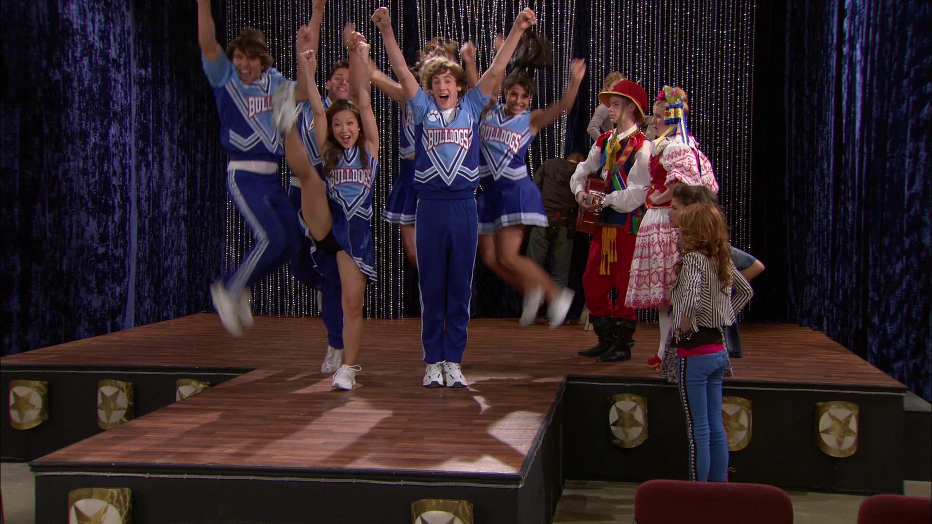 Shake_It_Up_S01E11_1080p_BTD_001108.jpg