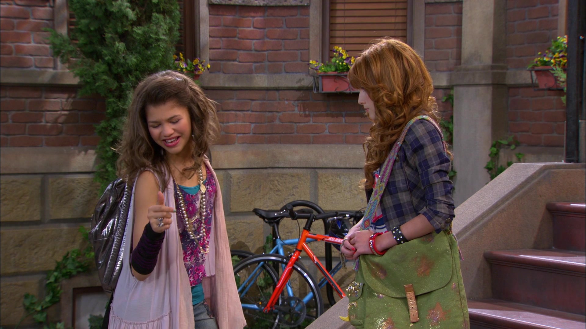 Shake_It_Up_S01E11_1080p_BTD_001673.jpg Shake_It_Up_S01E11_1080p_BTD_001673.jpg