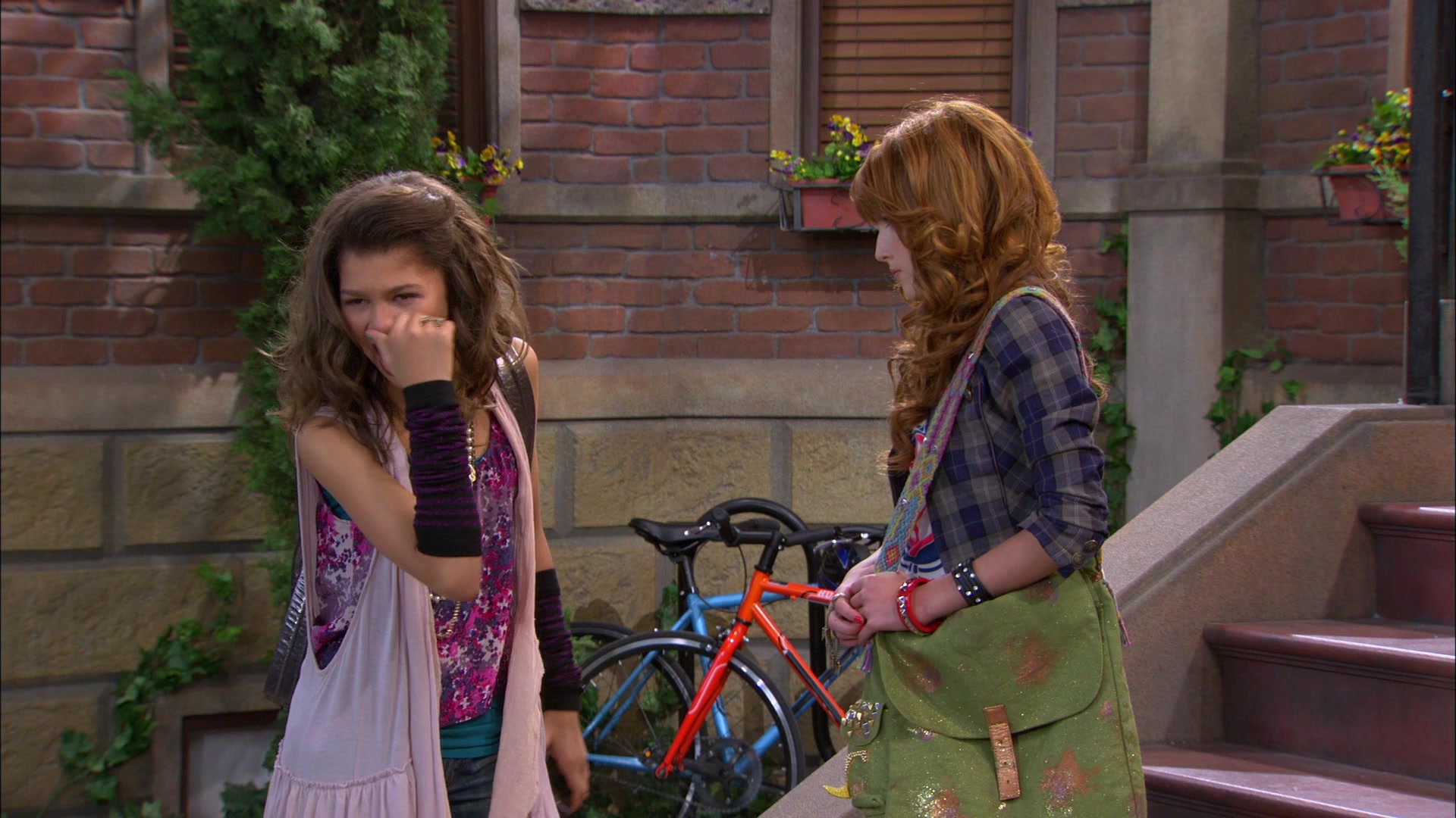 Shake_It_Up_S01E11_1080p_BTD_001676.jpg