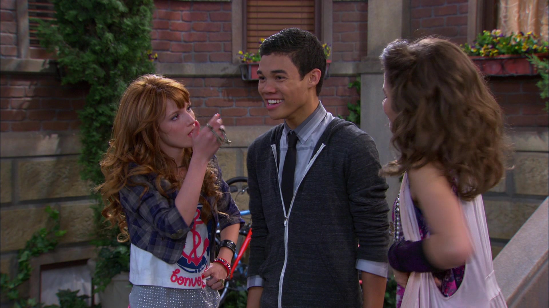 Shake_It_Up_S01E11_1080p_BTD_001811.jpg
