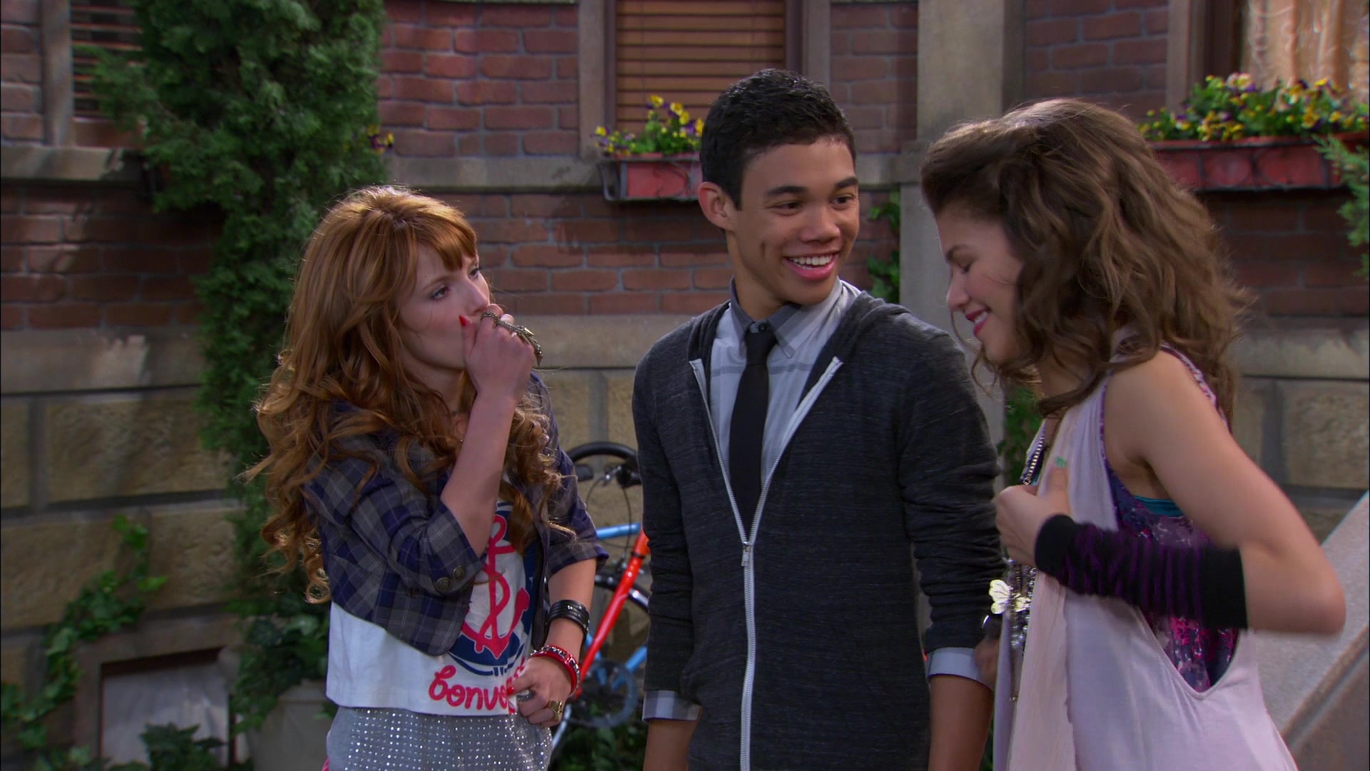 Shake_It_Up_S01E11_1080p_BTD_001812.jpg