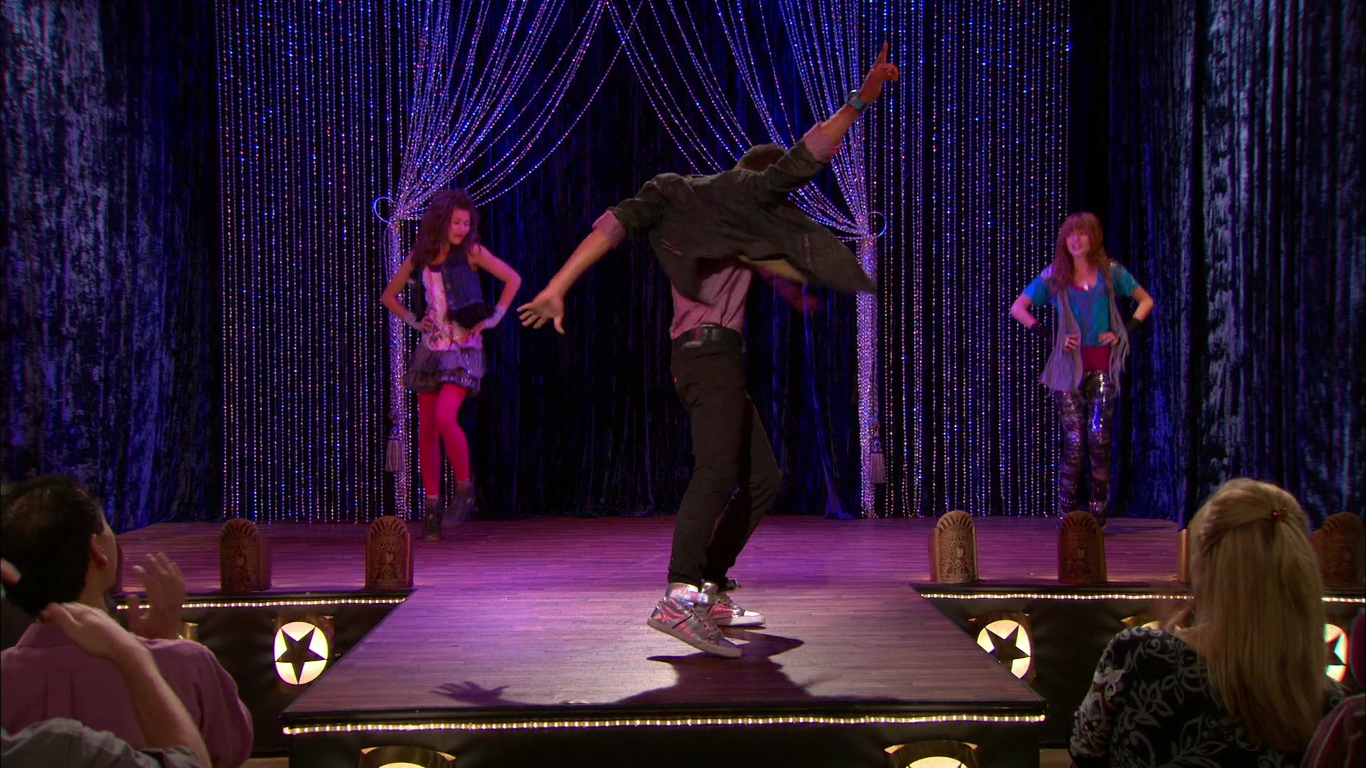 Shake_It_Up_S01E11_1080p_BTD_002575.jpg Shake_It_Up_S01E11_1080p_BTD_002575.jpg