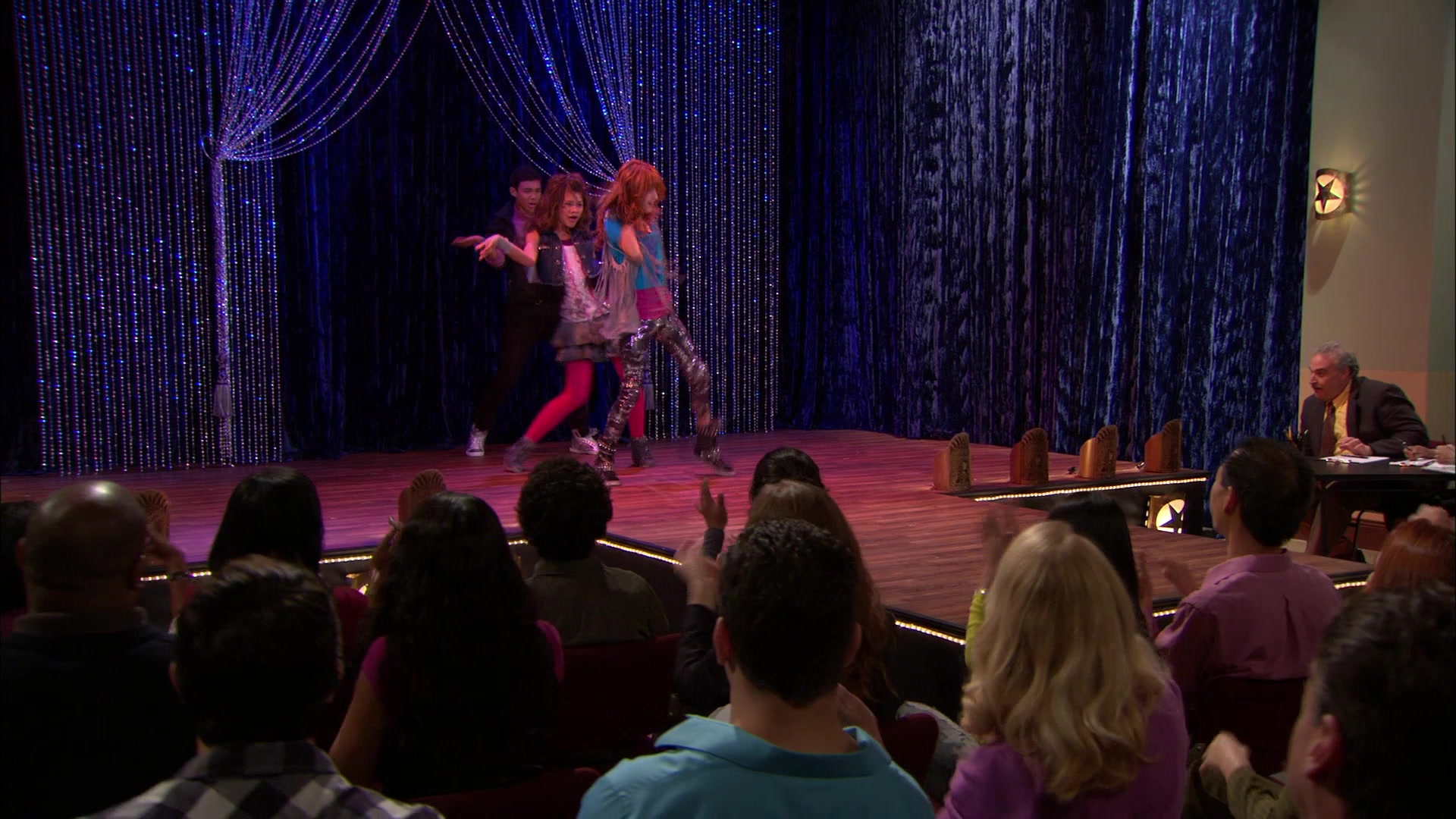 Shake_It_Up_S01E11_1080p_BTD_002597.jpg