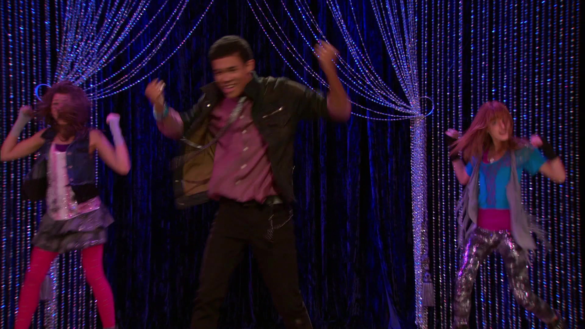 Shake_It_Up_S01E11_1080p_BTD_002634.jpg Shake_It_Up_S01E11_1080p_BTD_002634.jpg