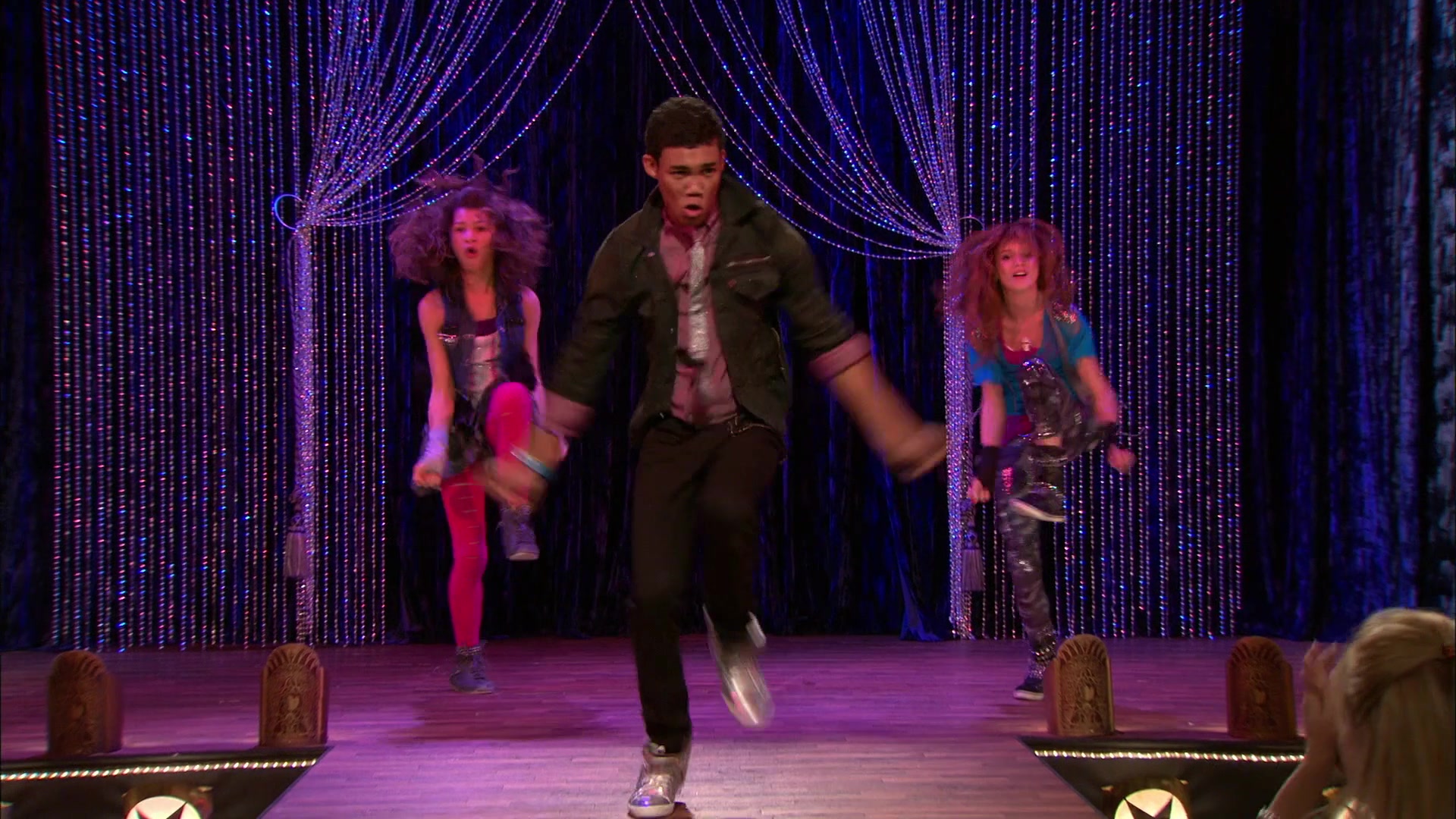 Shake_It_Up_S01E11_1080p_BTD_002637.jpg