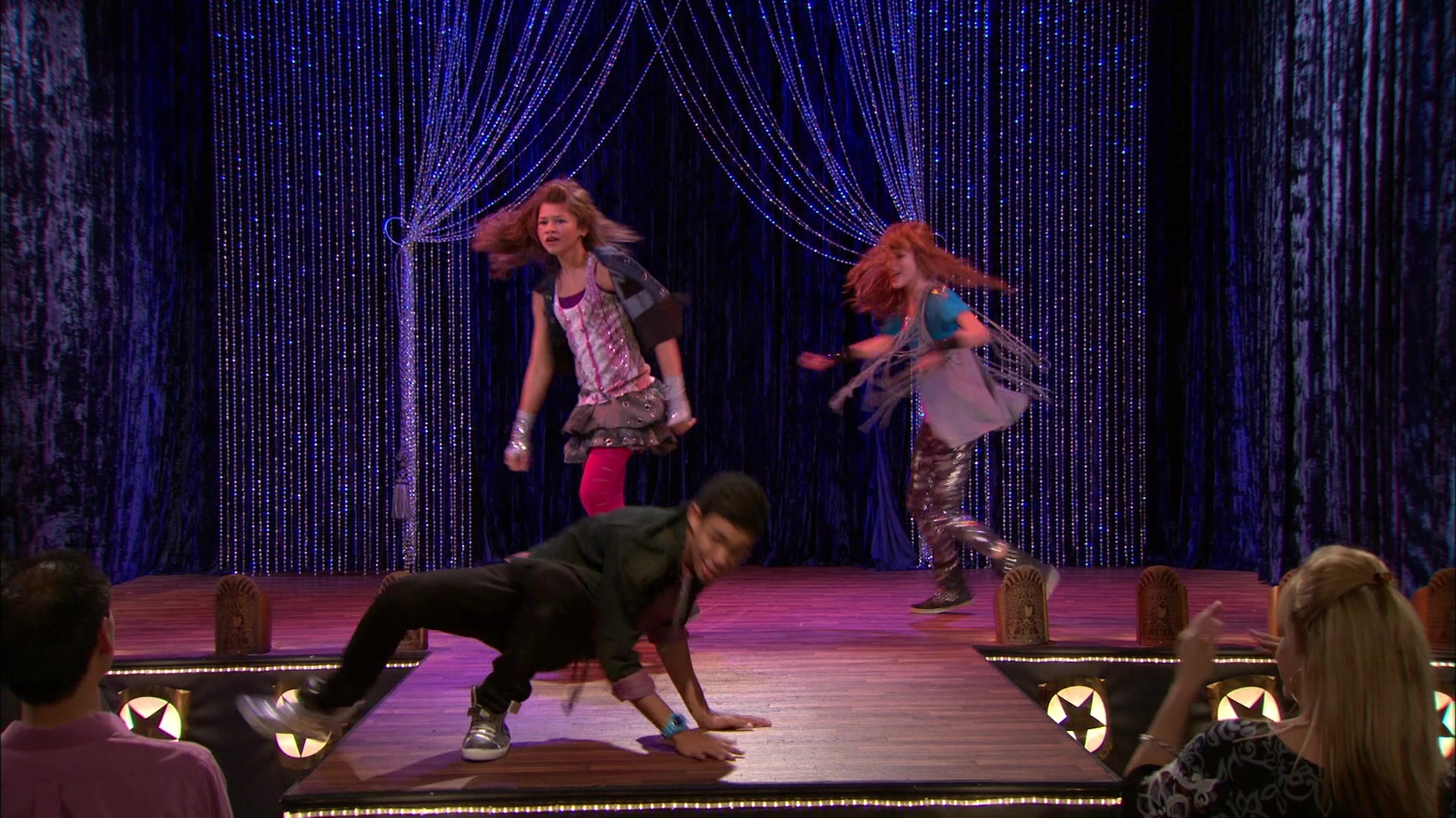Shake_It_Up_S01E11_1080p_BTD_002659.jpg