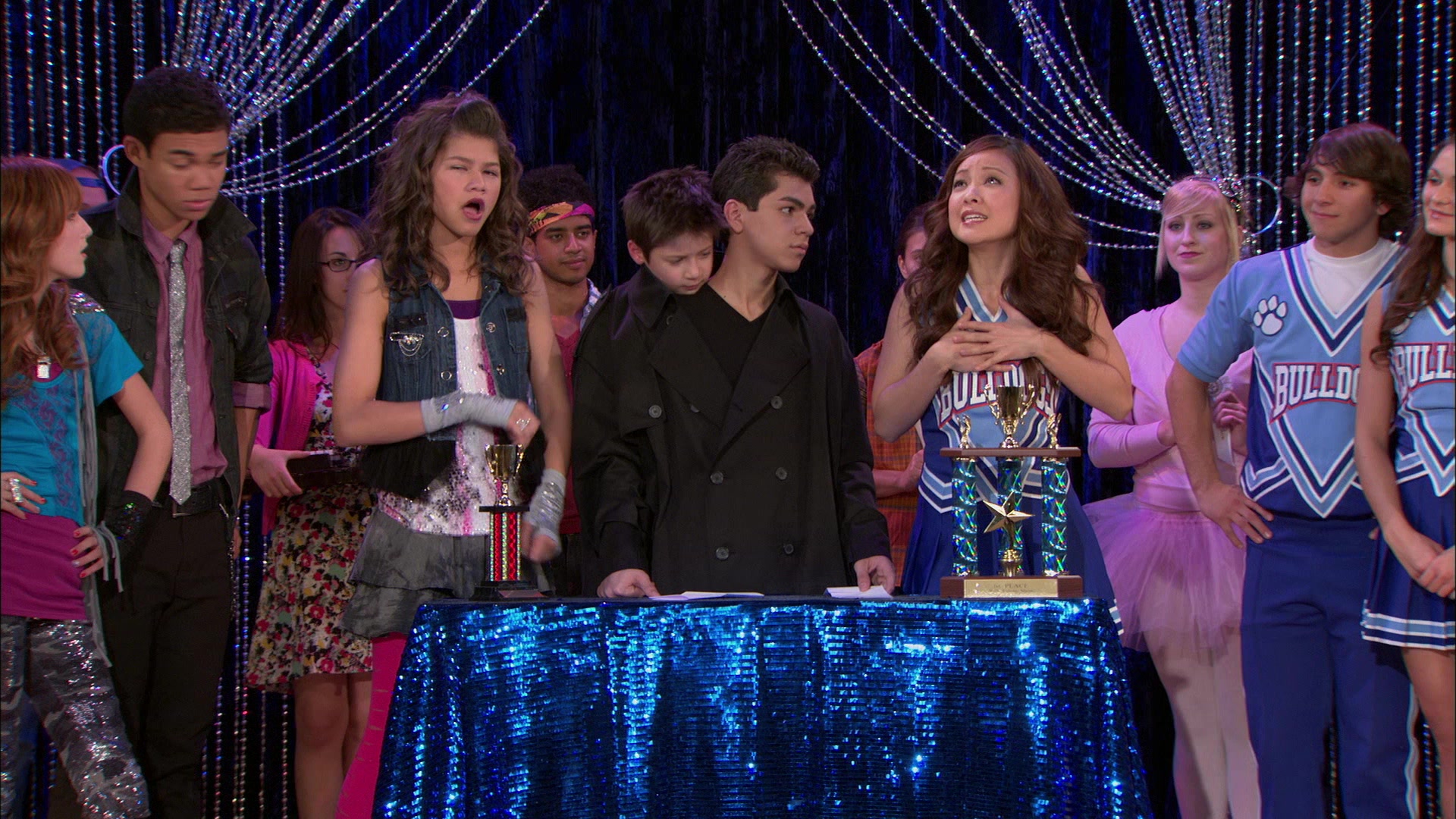 Shake_It_Up_S01E11_1080p_BTD_002807.jpg