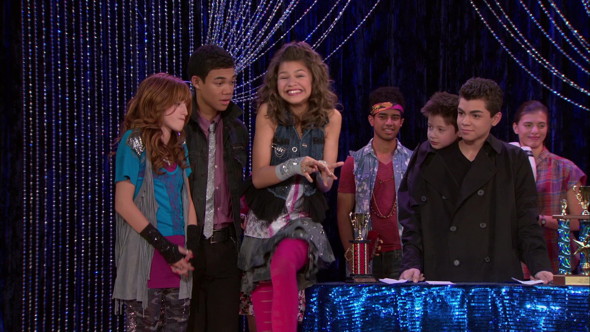 Shake_It_Up_S01E11_1080p_BTD_002948.jpg