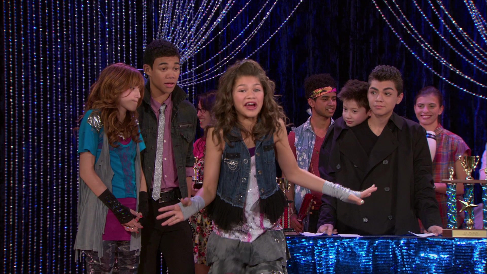 Shake_It_Up_S01E11_1080p_BTD_002950.jpg