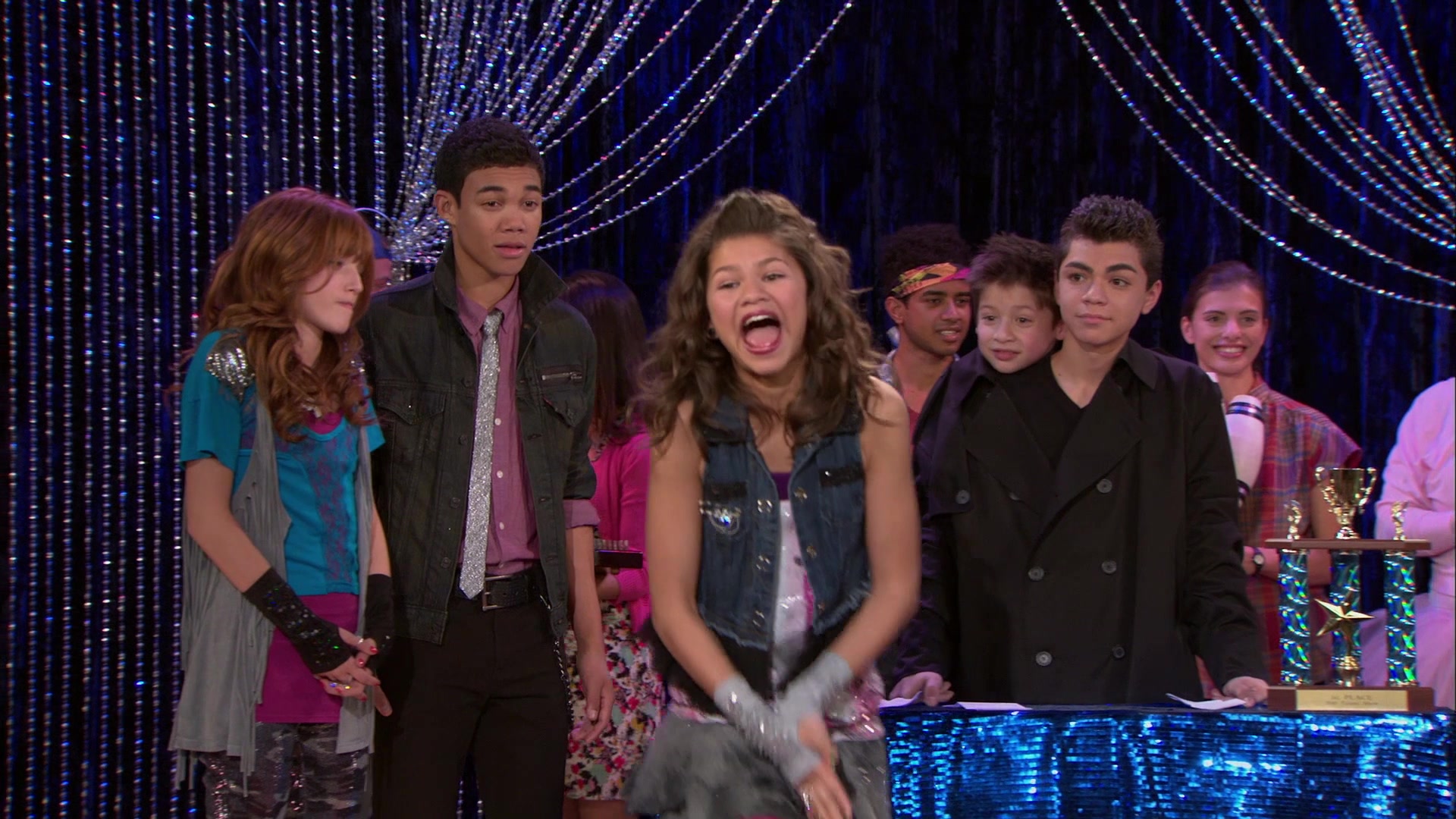 Shake_It_Up_S01E11_1080p_BTD_002951.jpg