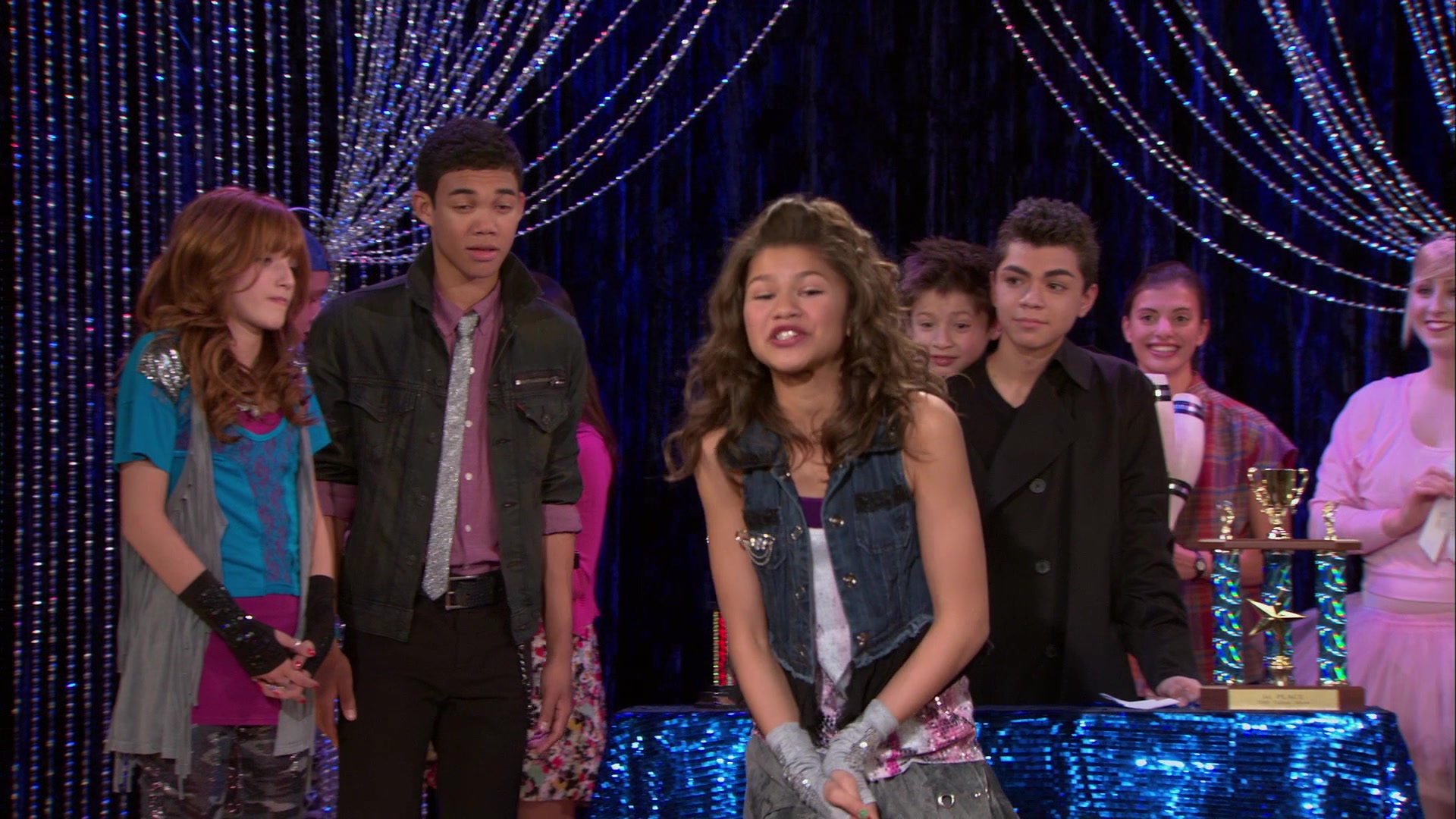 Shake_It_Up_S01E11_1080p_BTD_002952.jpg