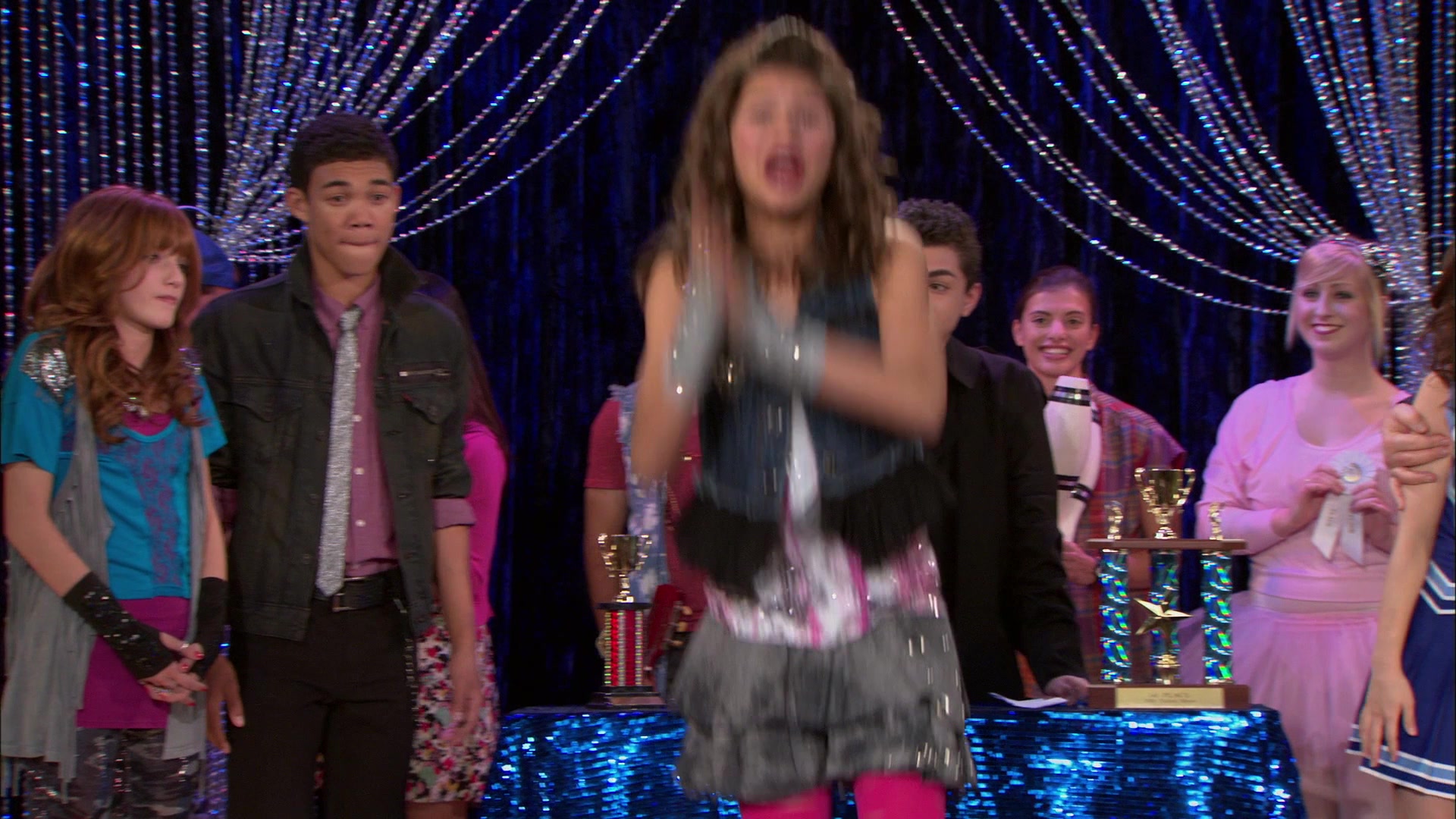 Shake_It_Up_S01E11_1080p_BTD_002953.jpg