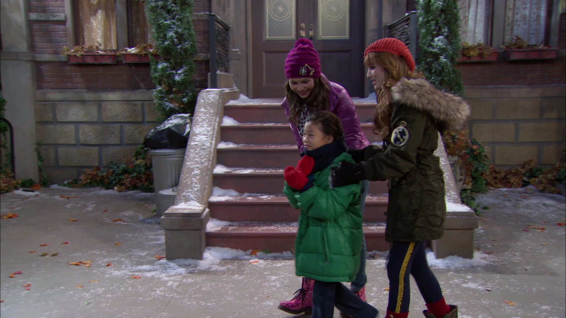 Shake_It_Up_S01E12_1080p_BTD_000080.jpg