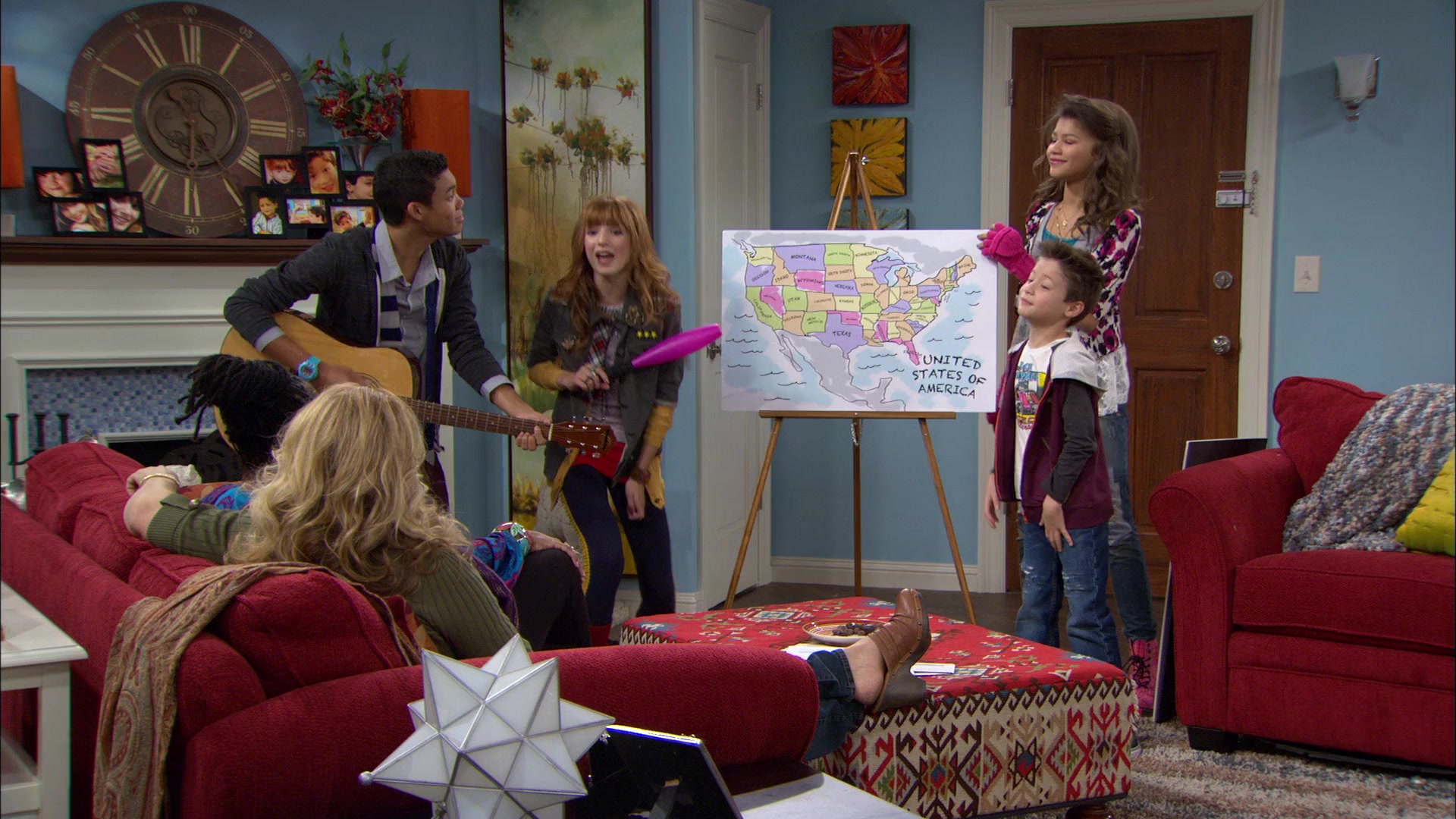 Shake_It_Up_S01E12_1080p_BTD_000433.jpg