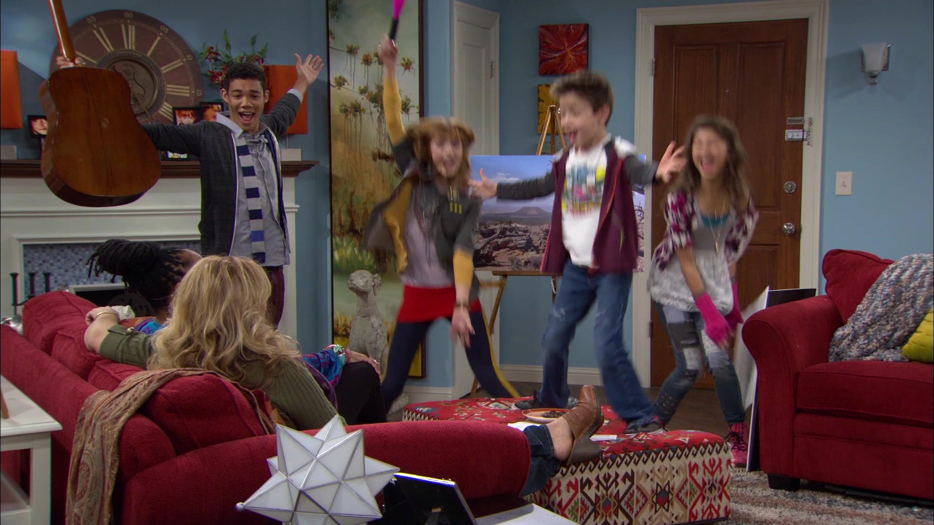 Shake_It_Up_S01E12_1080p_BTD_000440.jpg