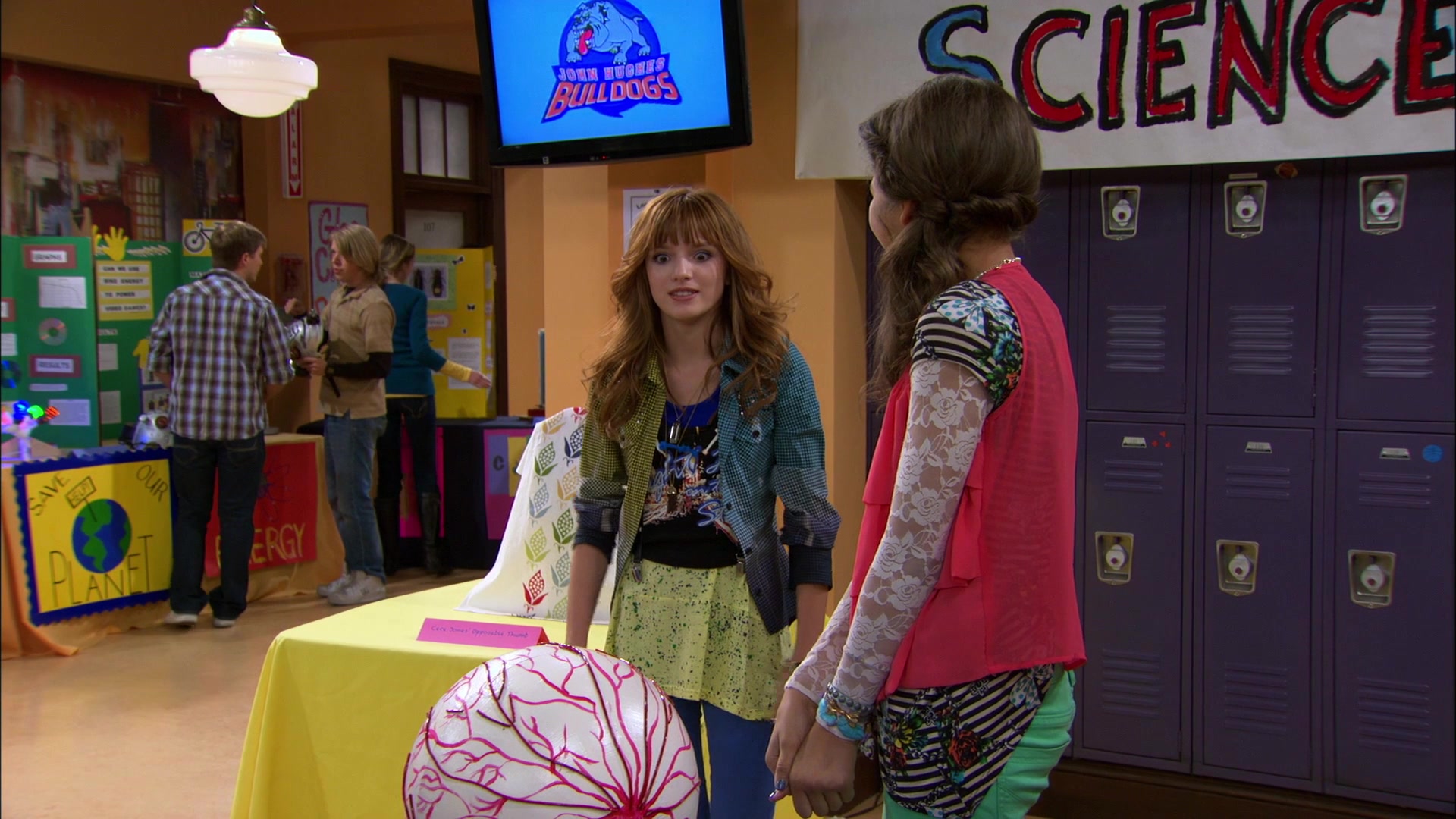 Shake_It_Up_S01E12_1080p_BTD_000619.jpg