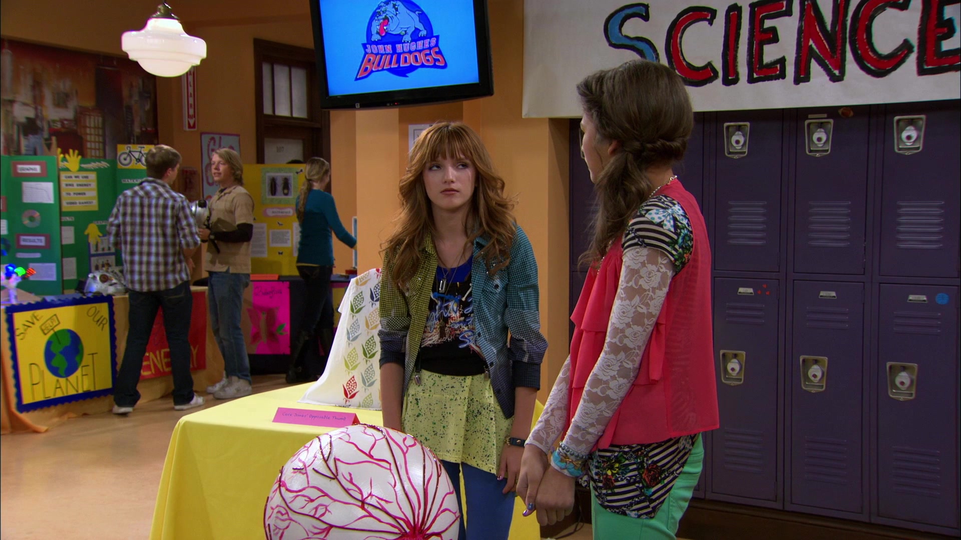 Shake_It_Up_S01E12_1080p_BTD_000622.jpg