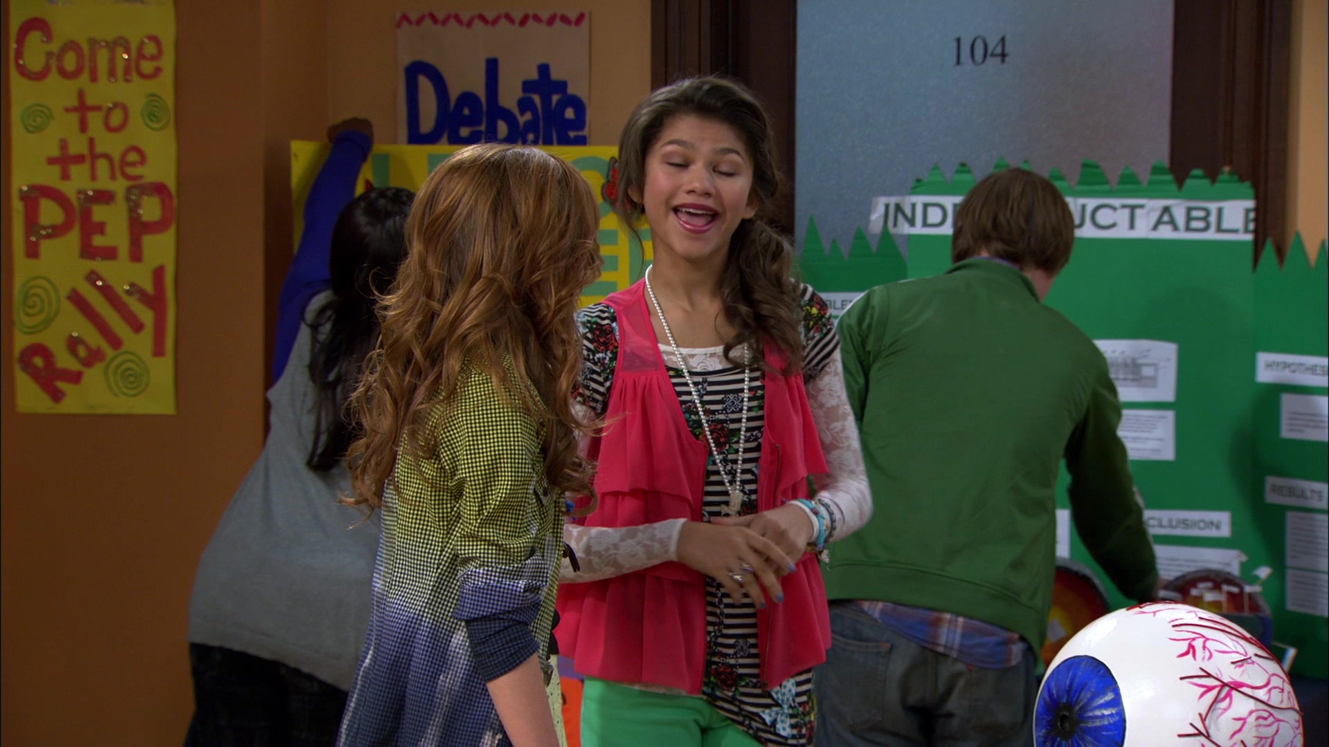 Shake_It_Up_S01E12_1080p_BTD_000625.jpg