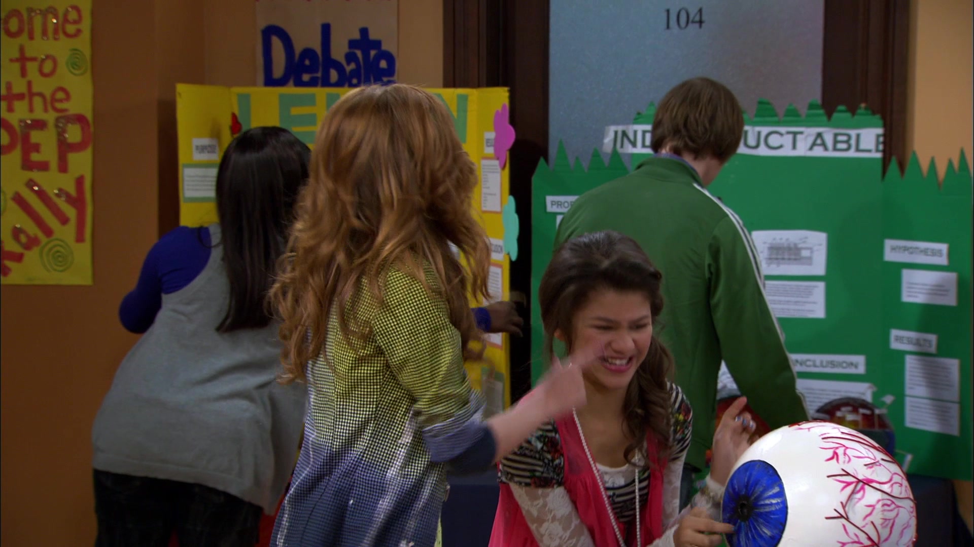 Shake_It_Up_S01E12_1080p_BTD_000635.jpg